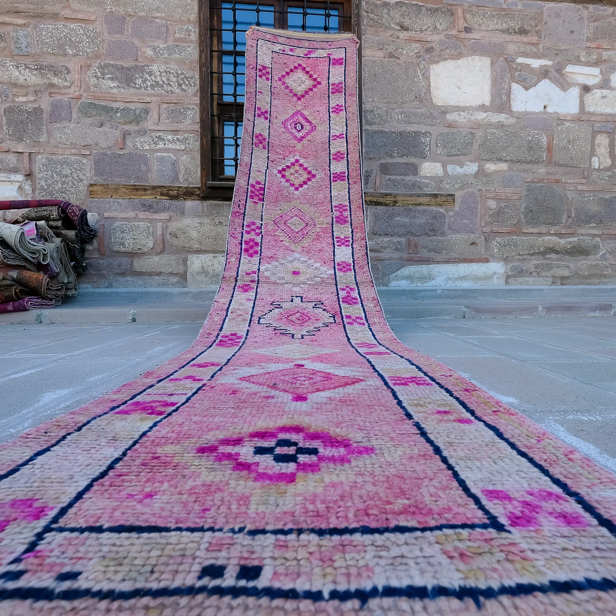 4085 Handwoven Vintage Rug 2’10x13'8