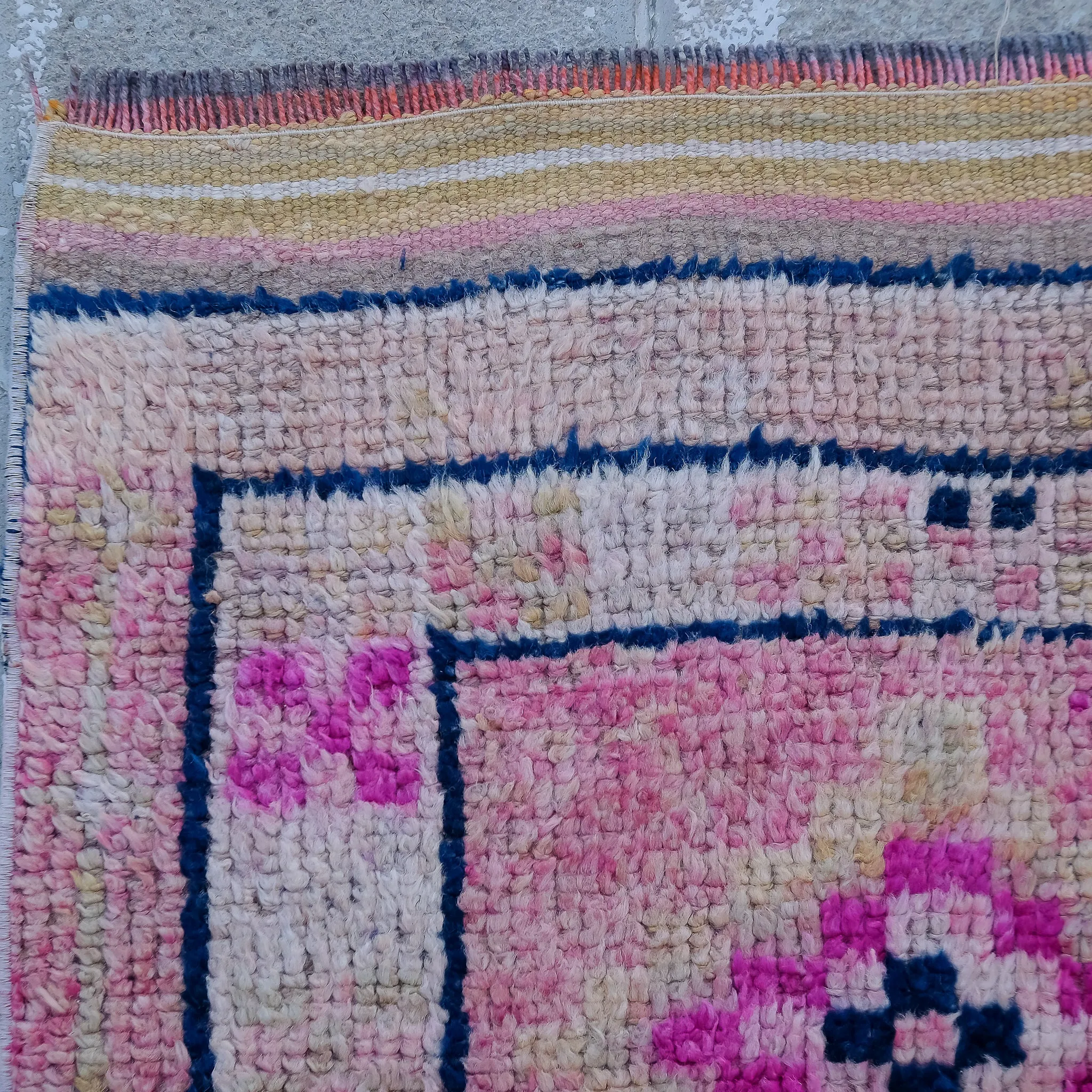 4085 Handwoven Vintage Rug 2’10x13'8