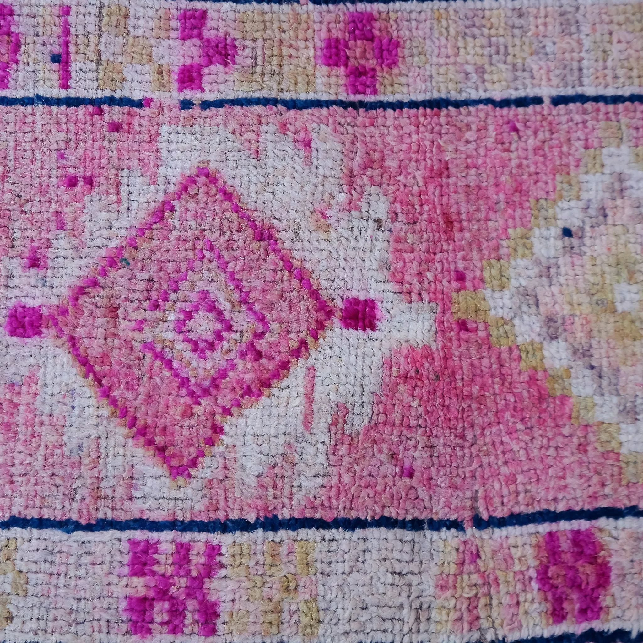 4085 Handwoven Vintage Rug 2’10x13'8
