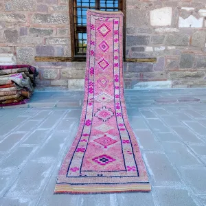 4085 Handwoven Vintage Rug 2’10x13'8