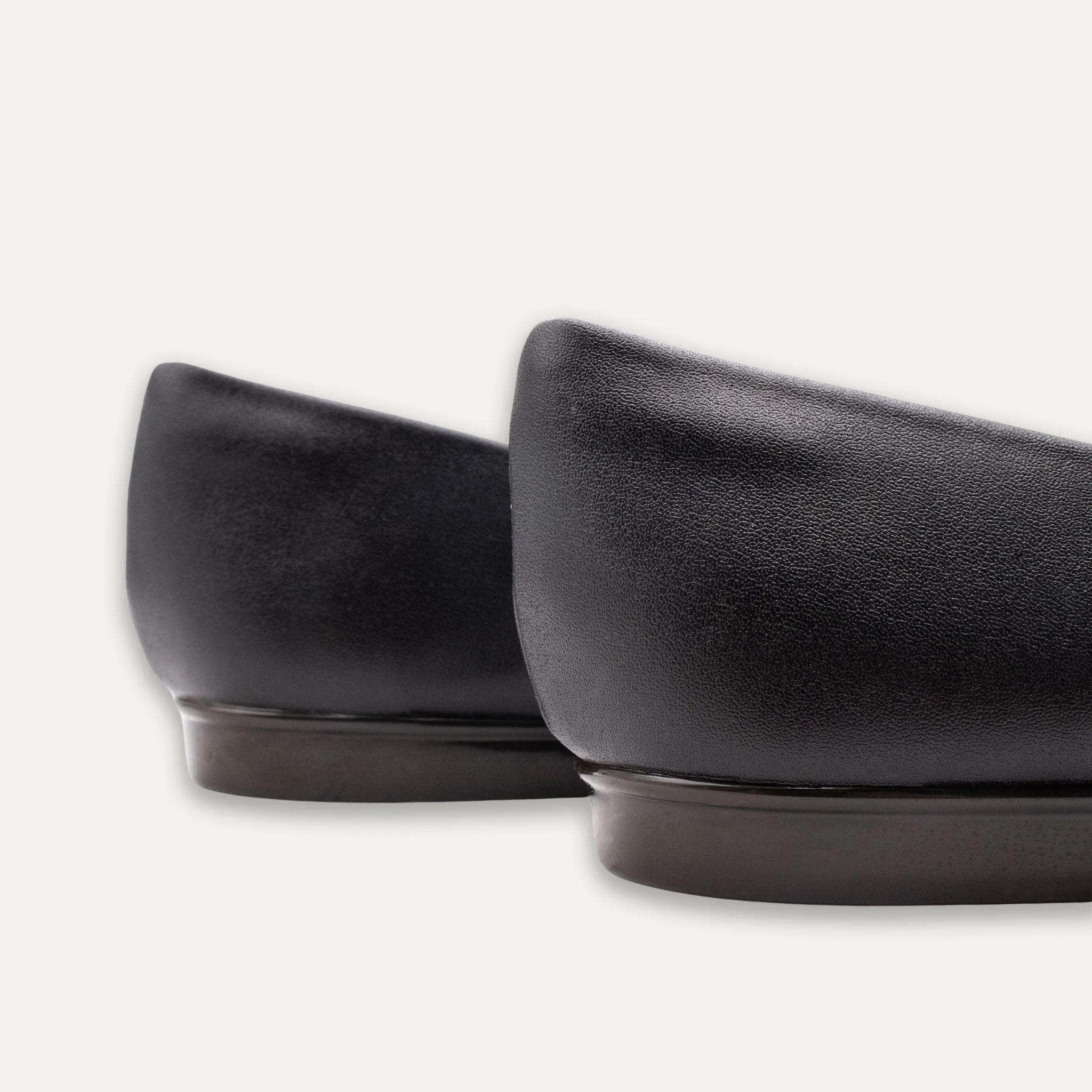 Analia Black Pointed Toe Flats