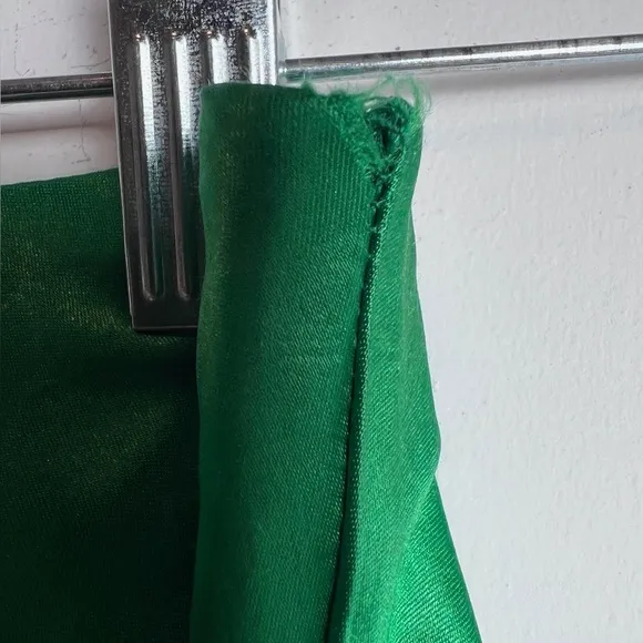Aritzia Babaton midi Skirt green  size 2