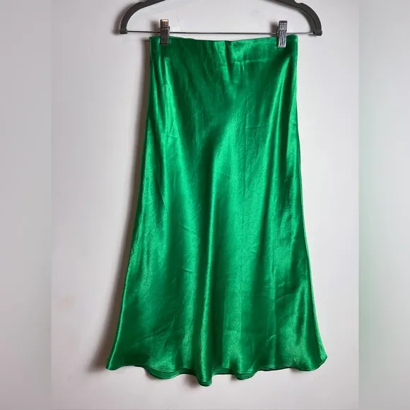 Aritzia Babaton midi Skirt green  size 2