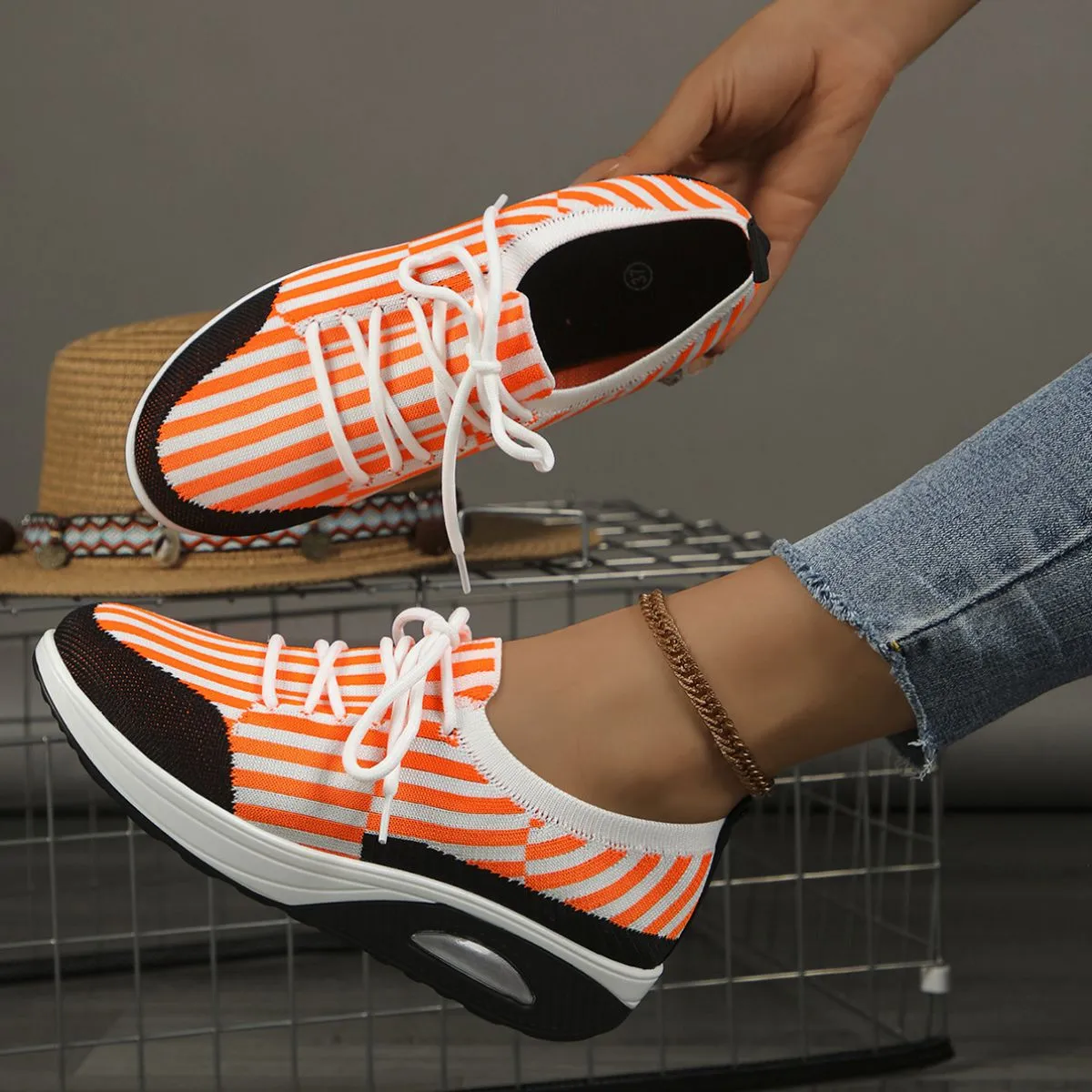 Athletic Shoes - Breathable Mesh Round Toe Athletic