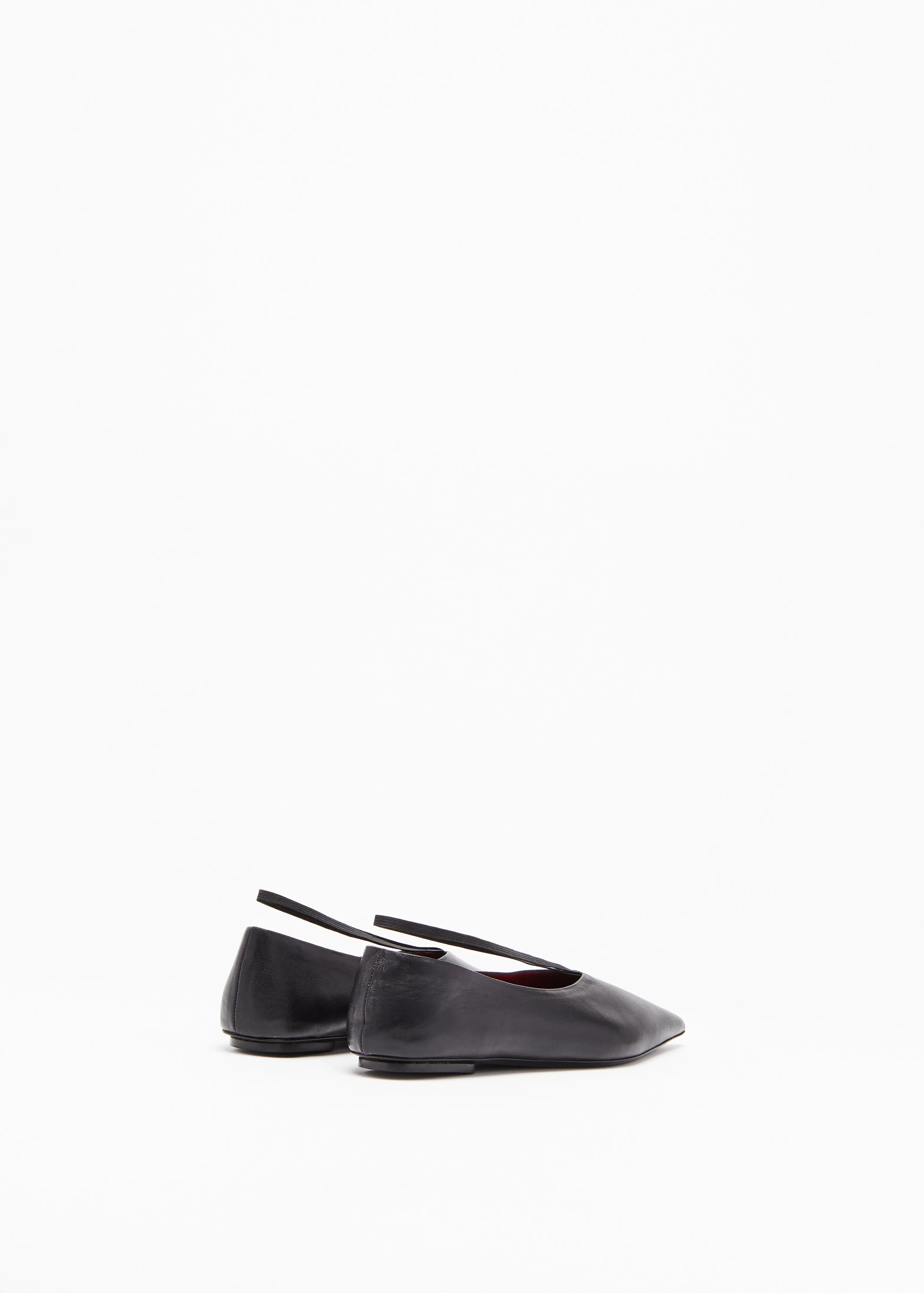 BLACK LEATHER BALLET FLATS