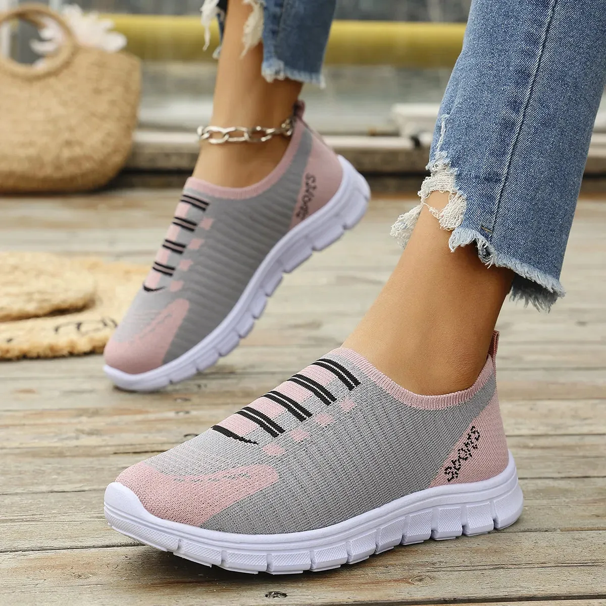 Breathable Mesh Round Toe Sneakers