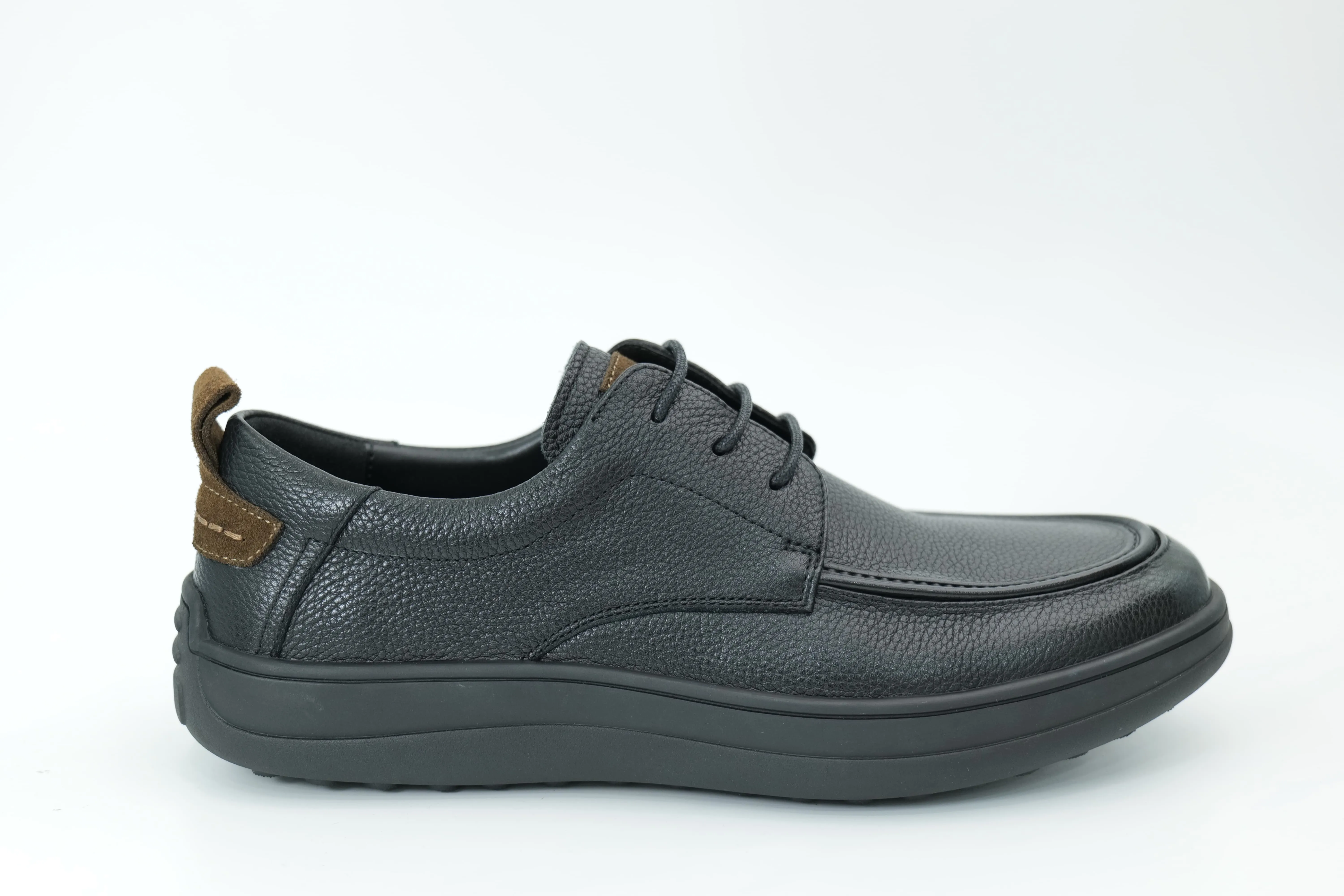 Casual shoes