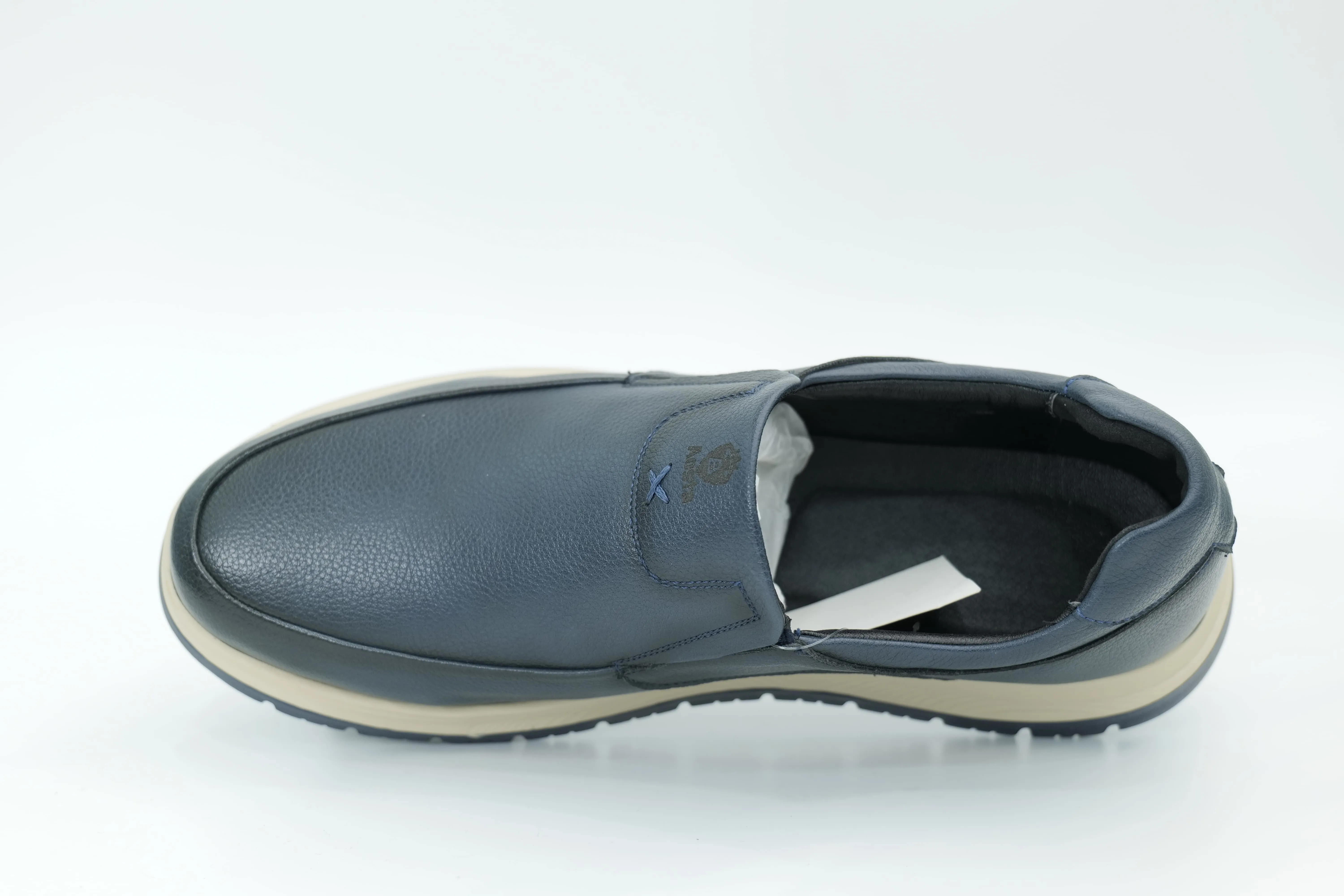 Casual shoes