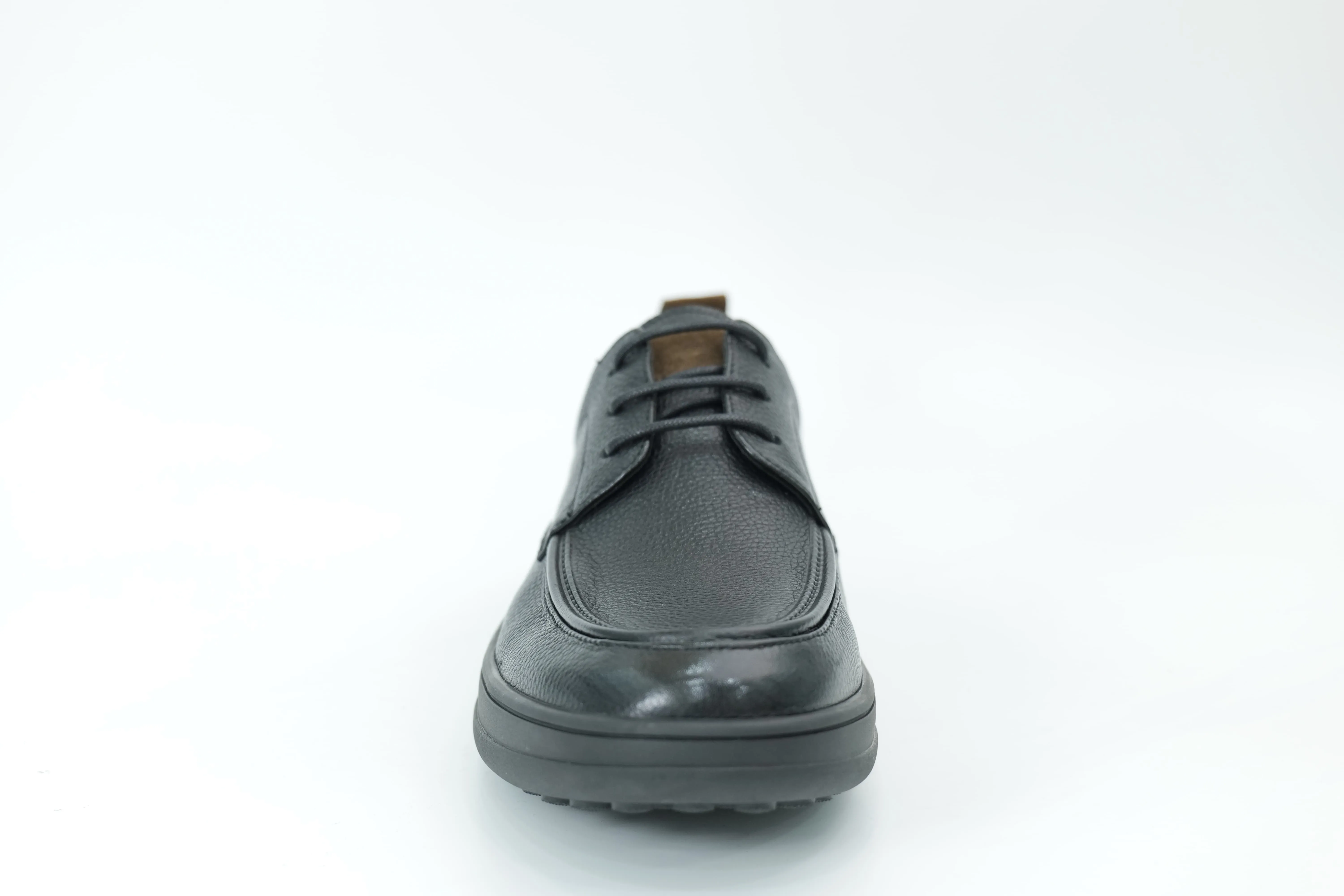 Casual shoes