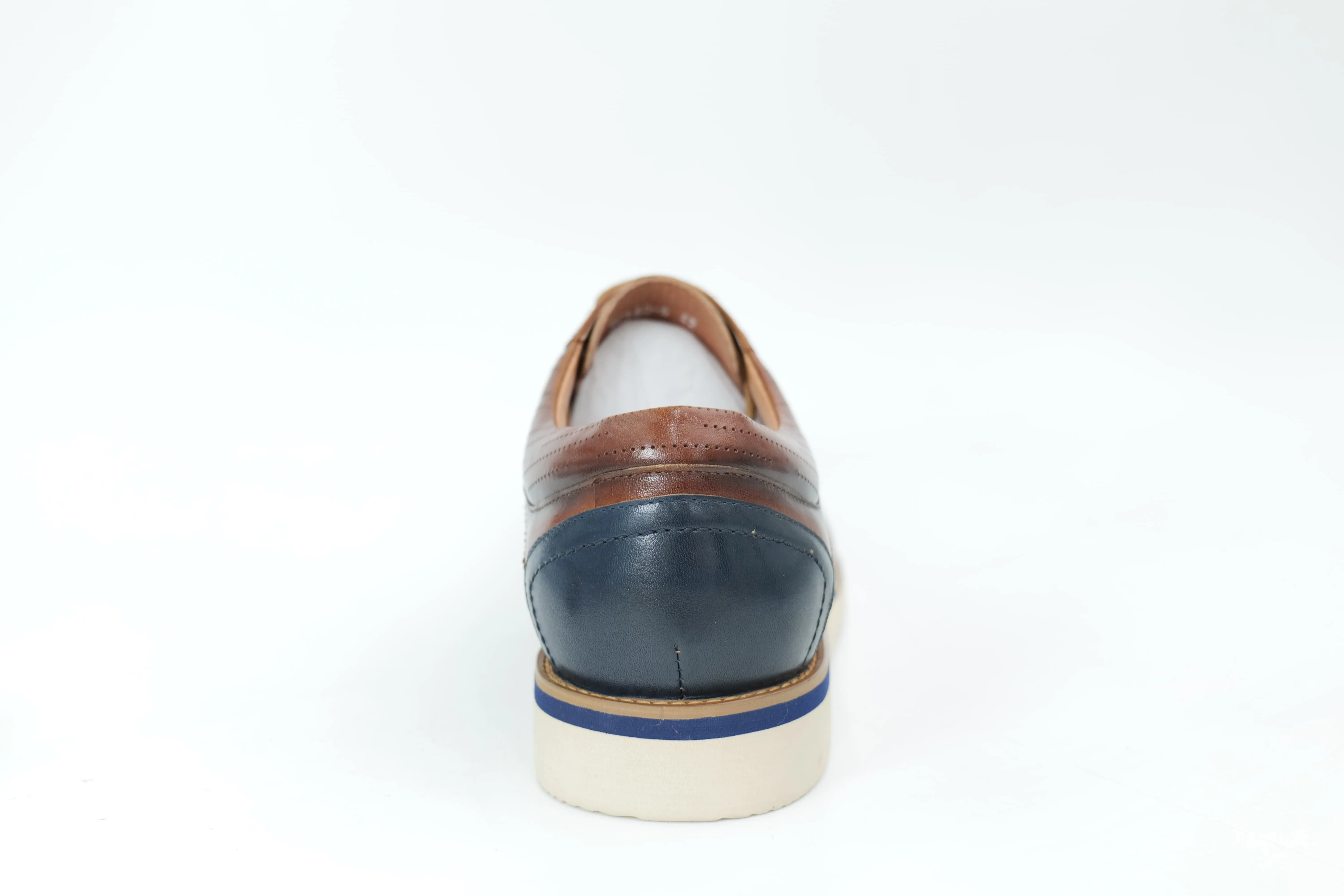 Casual shoes