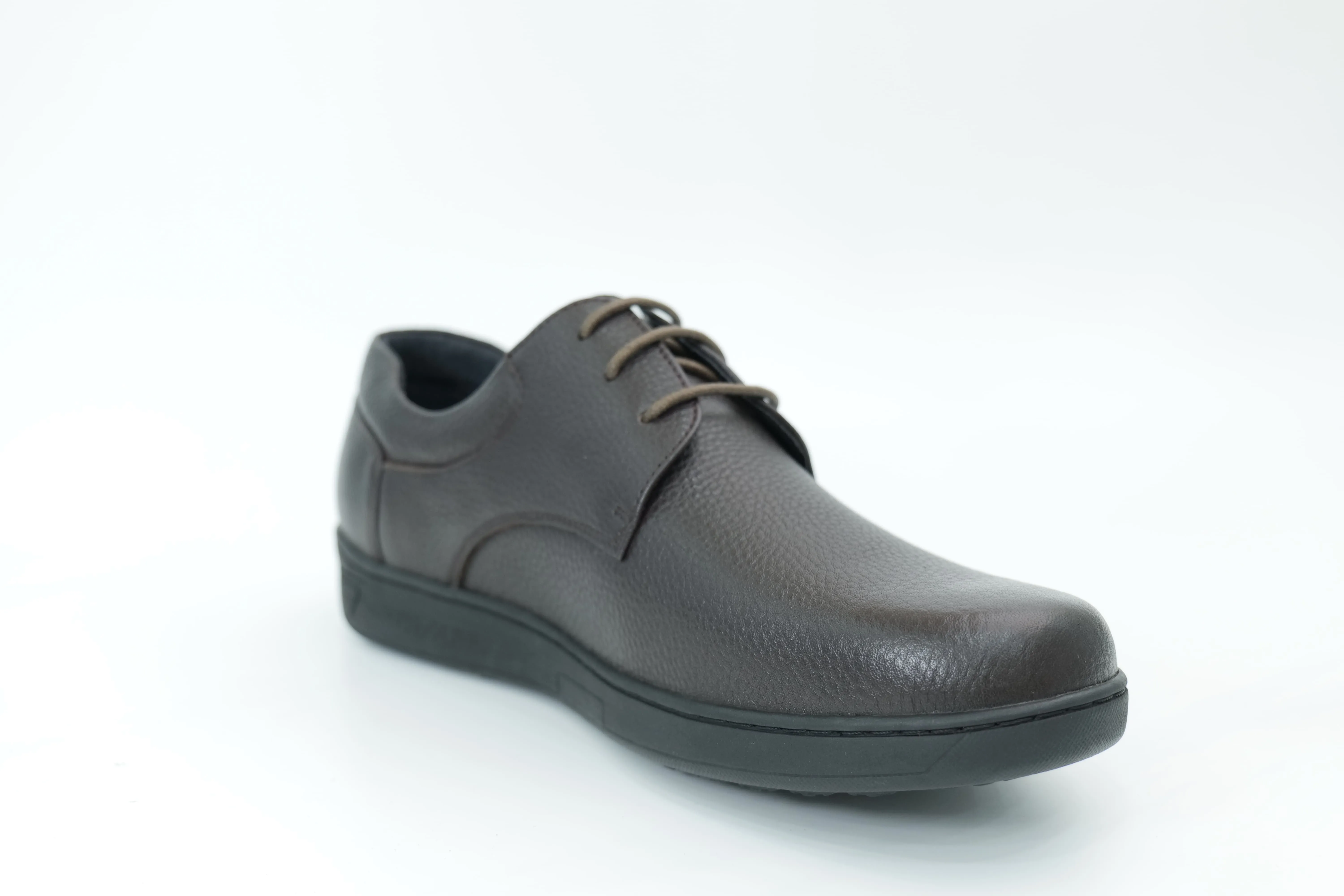 Casual shoes