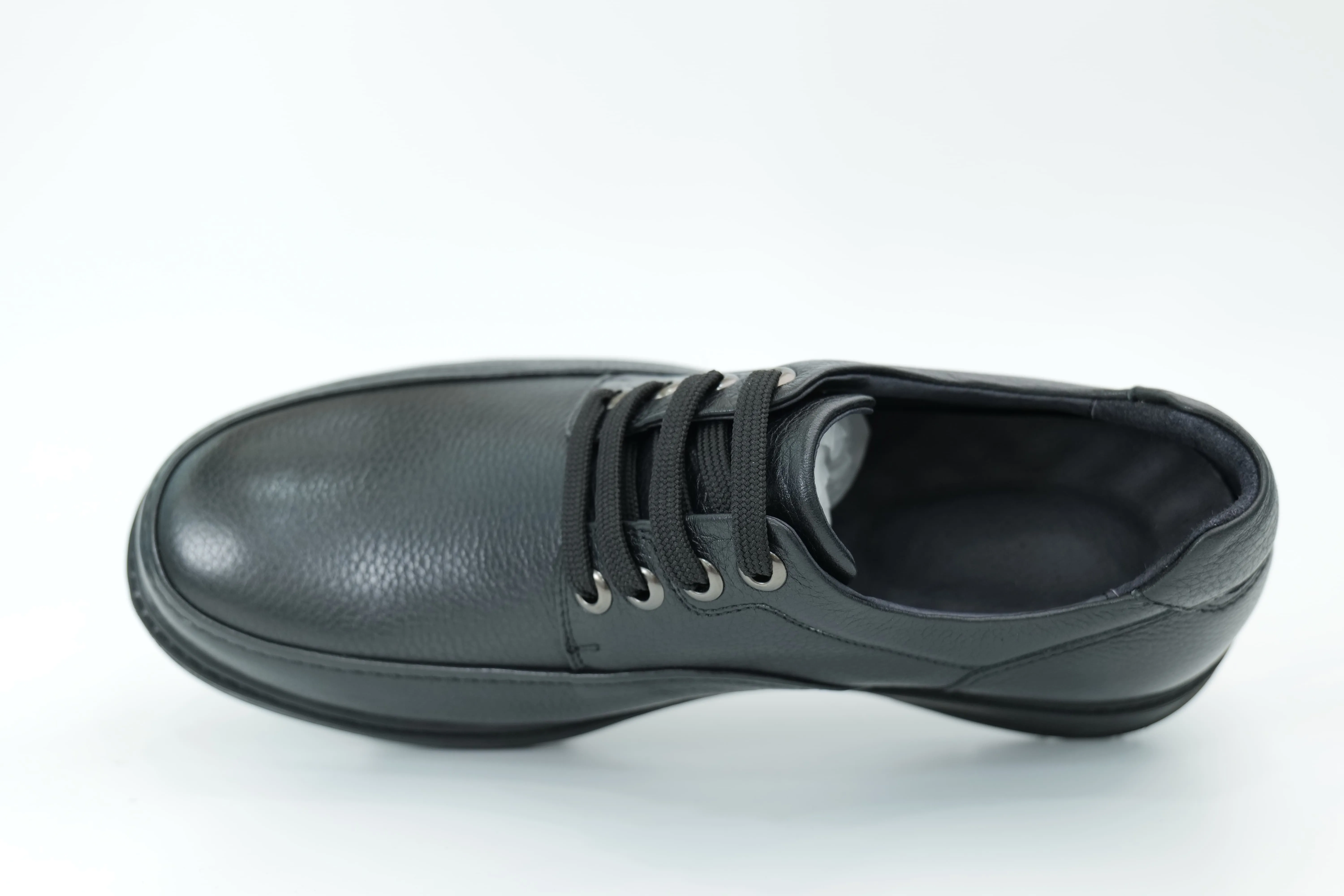 Casual shoes