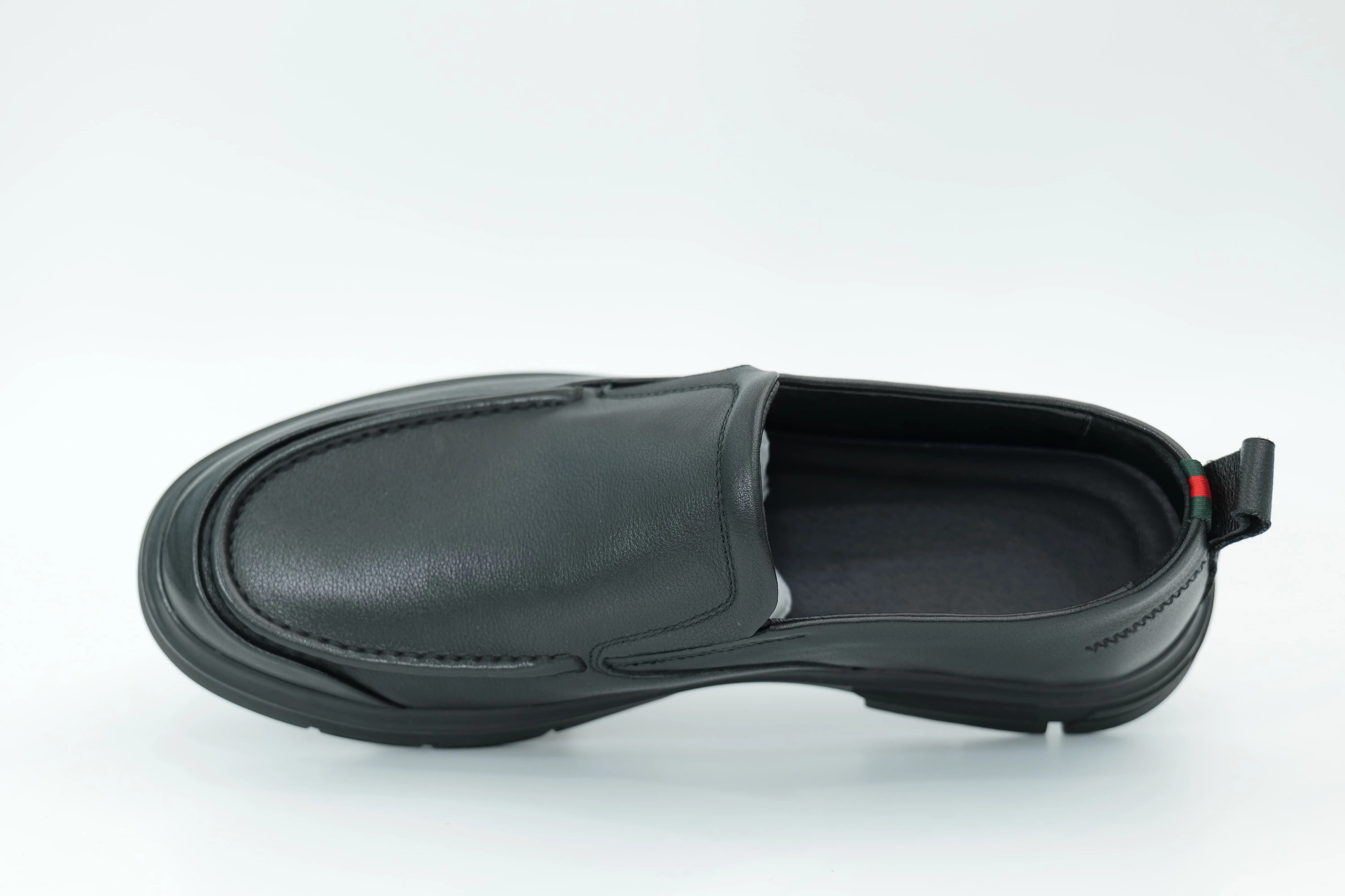 Casual shoes