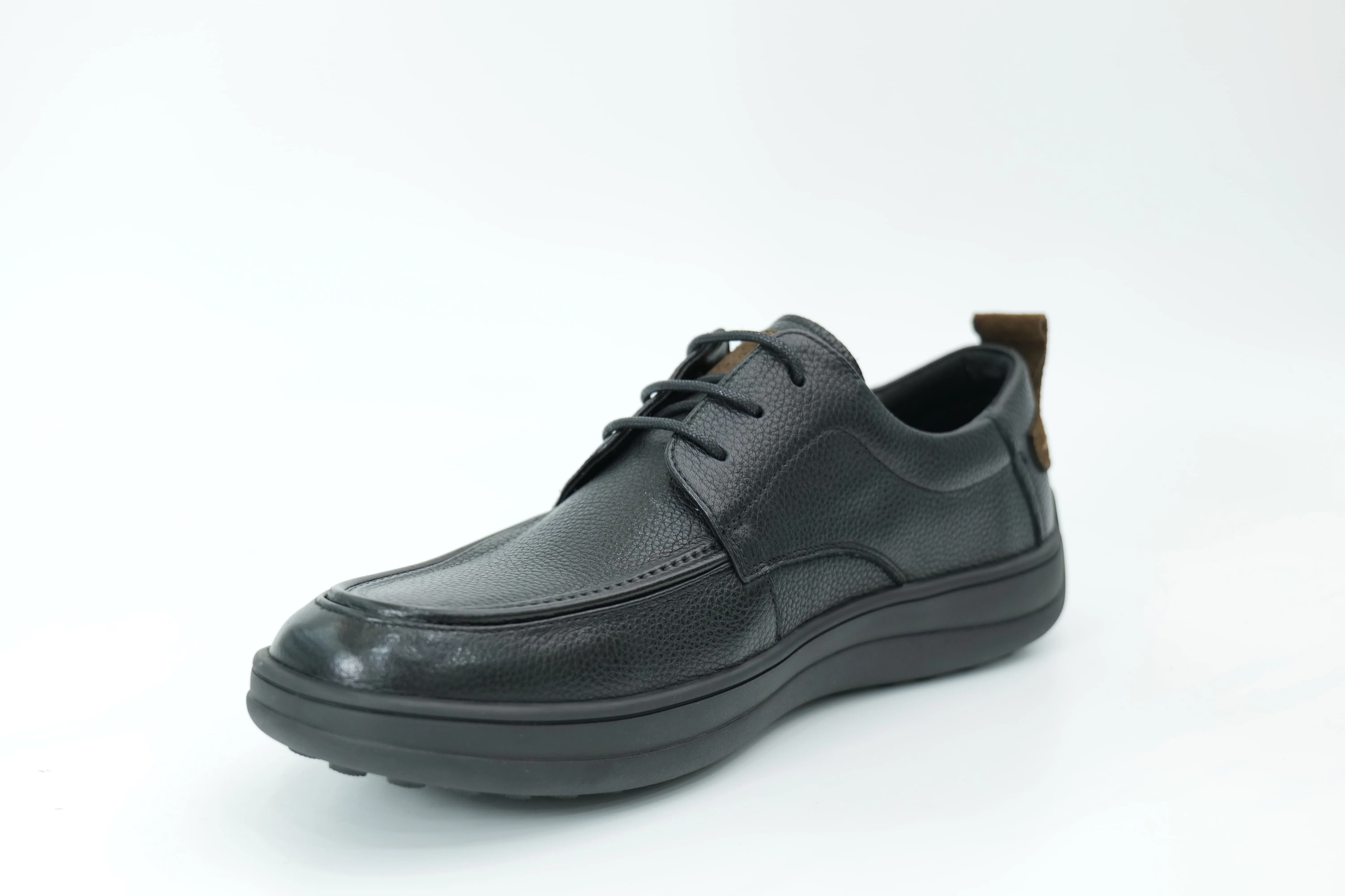 Casual shoes