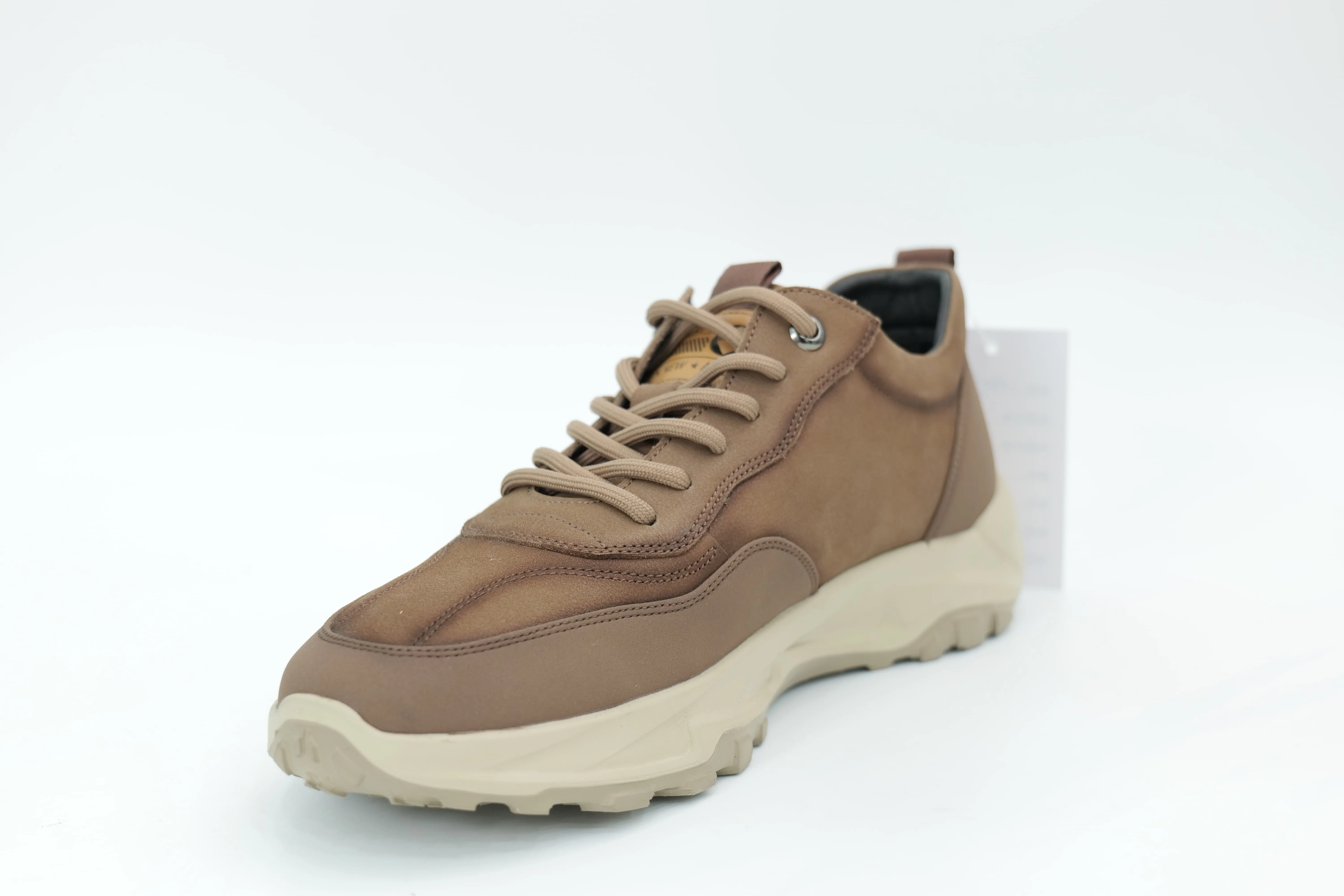 Casual shoes