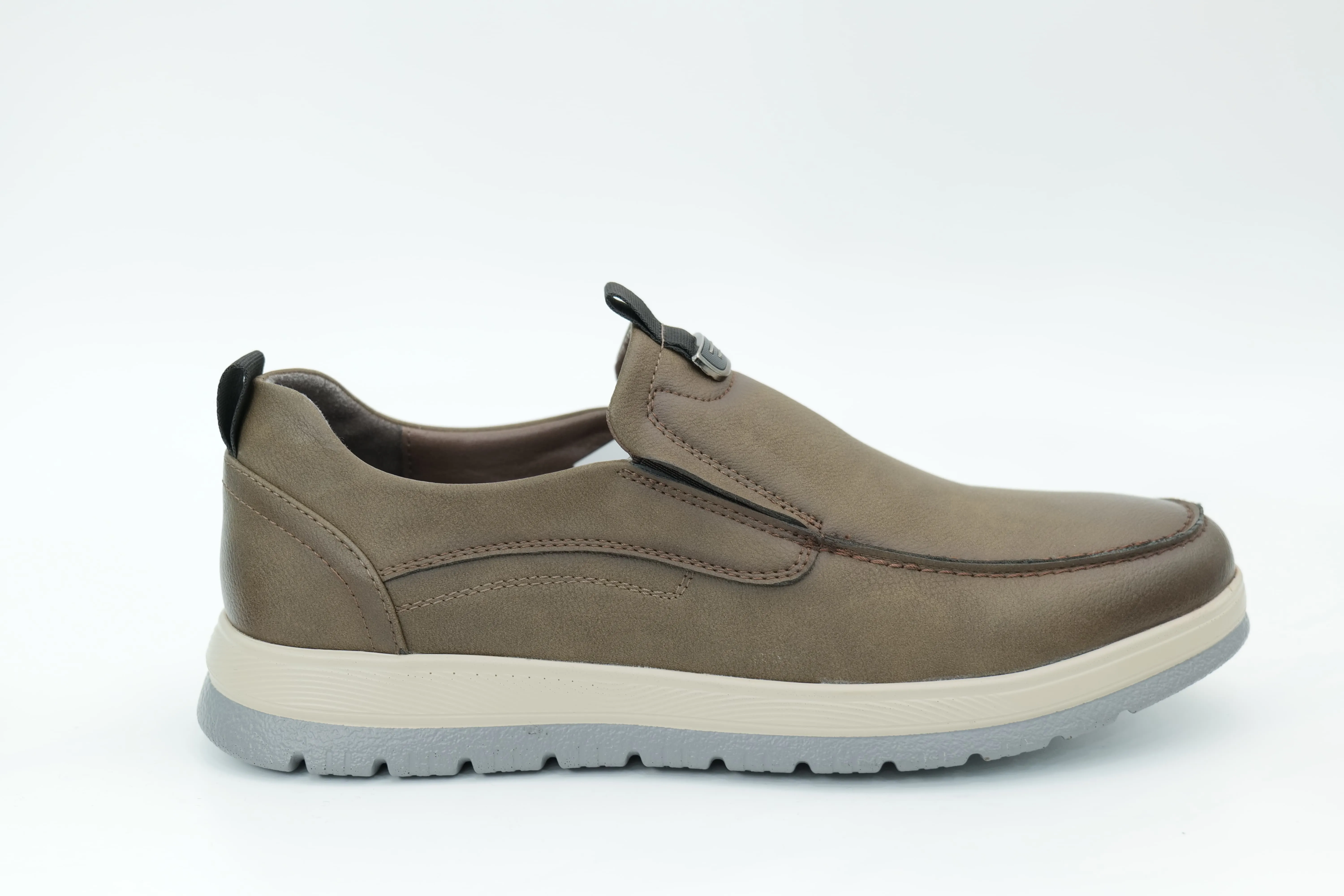 Casual shoes