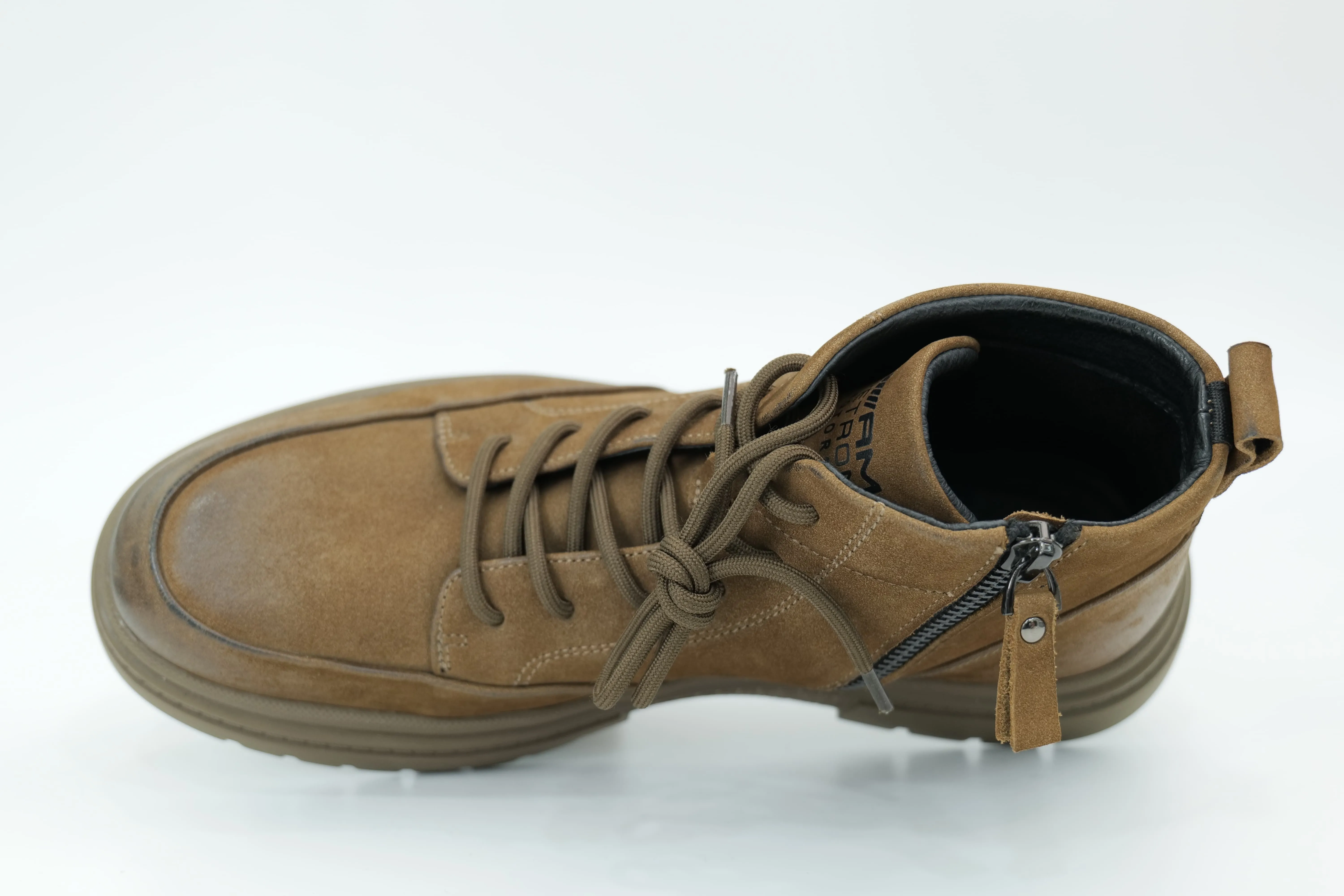Casual shoes