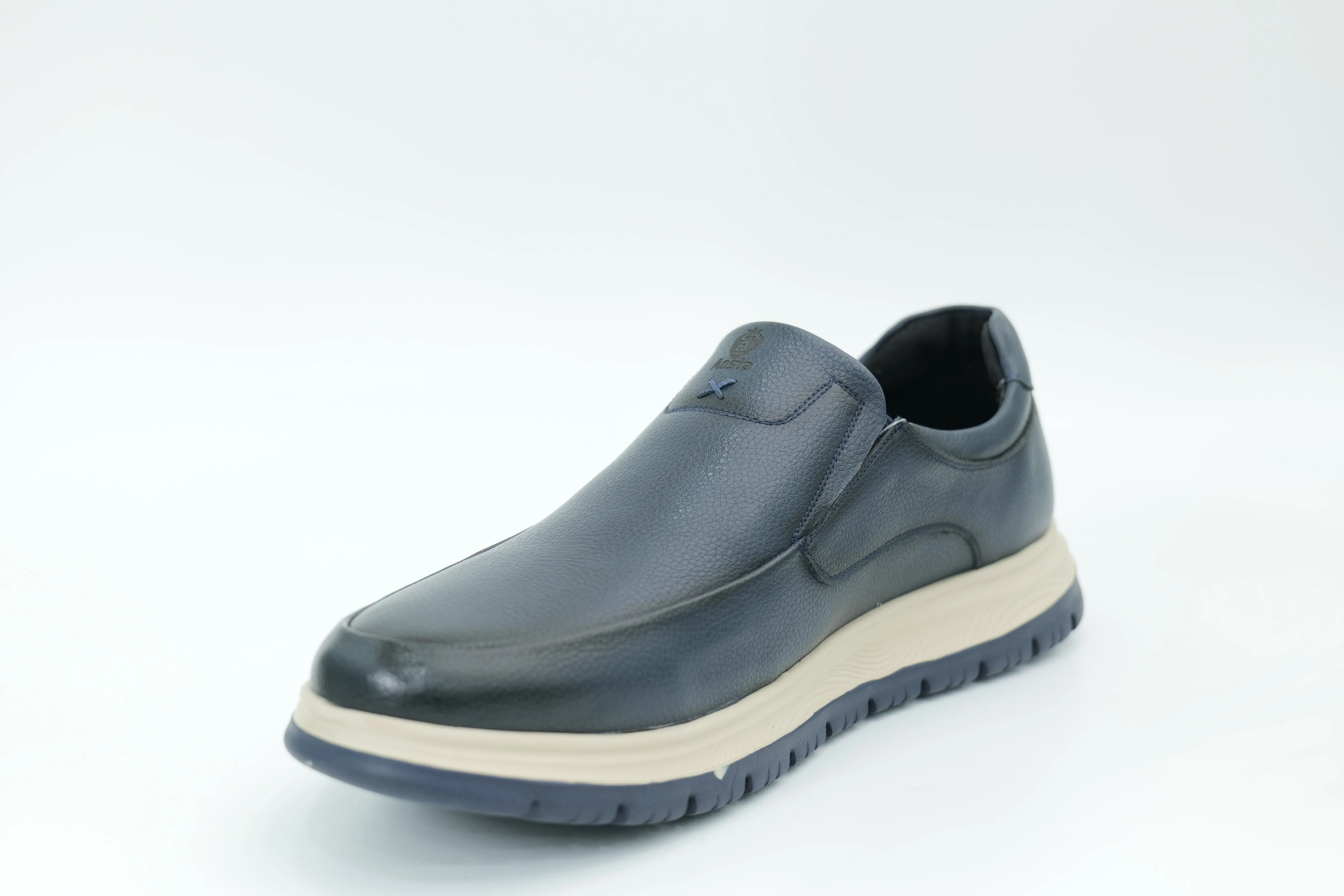Casual shoes