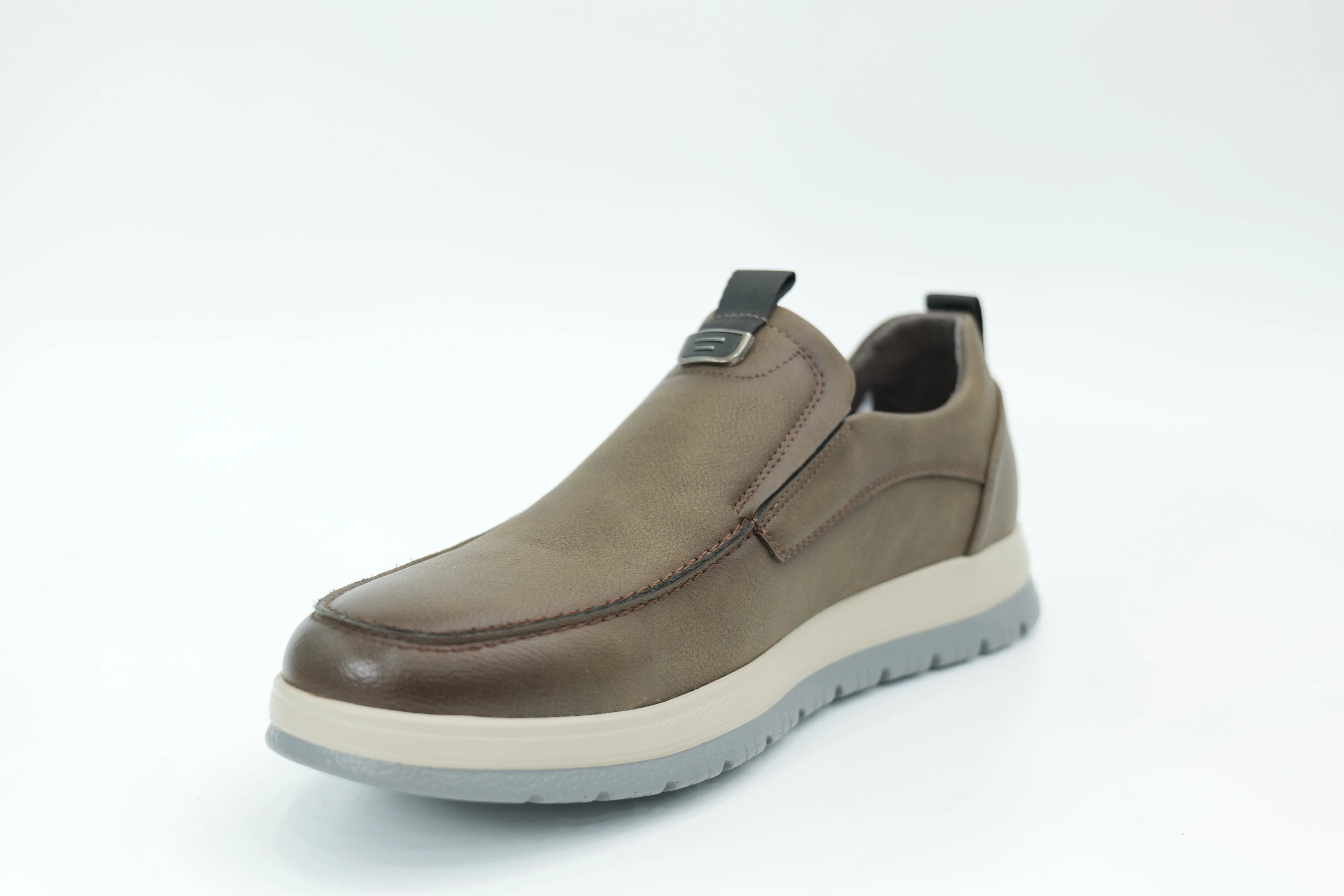 Casual shoes