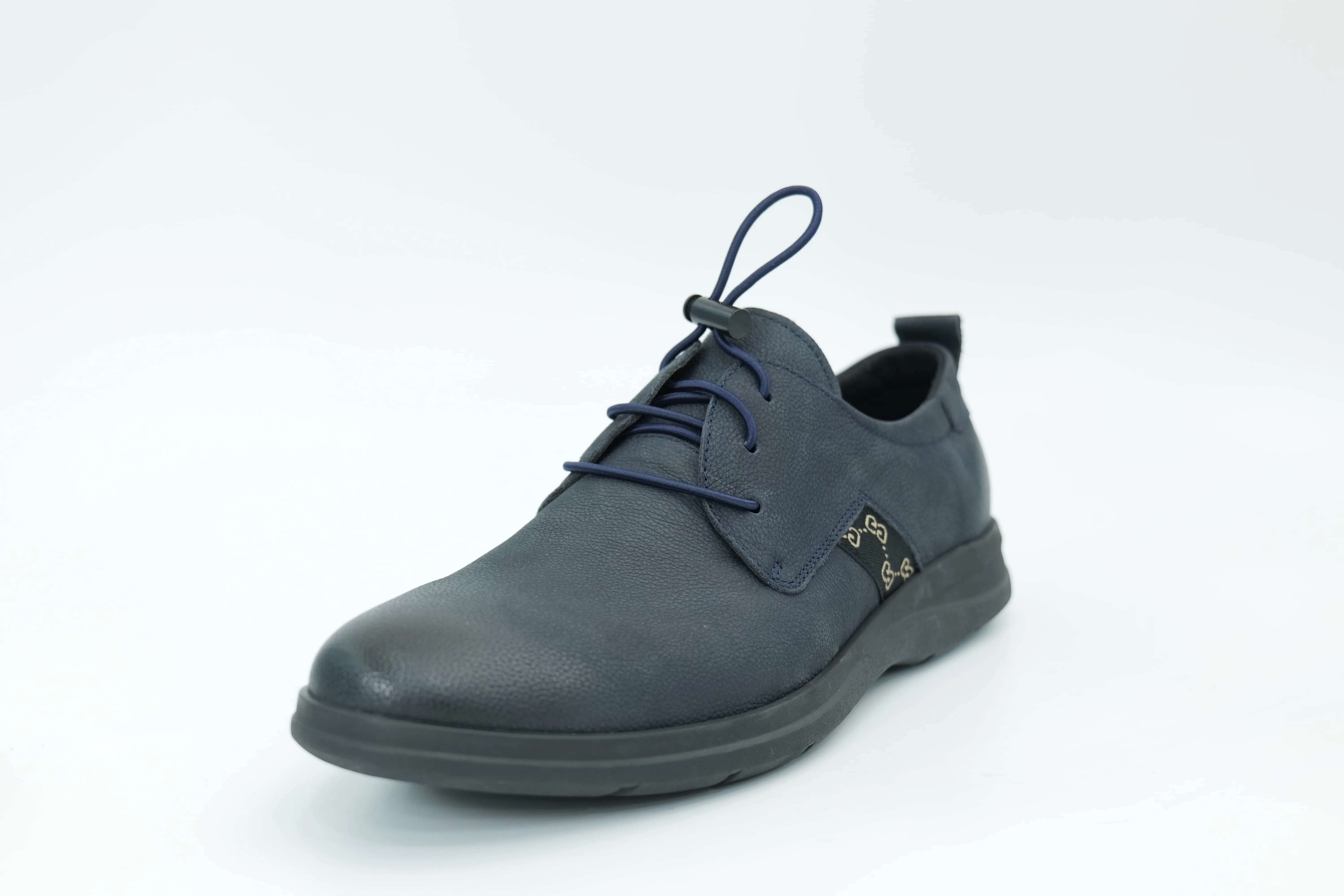 Casual shoes