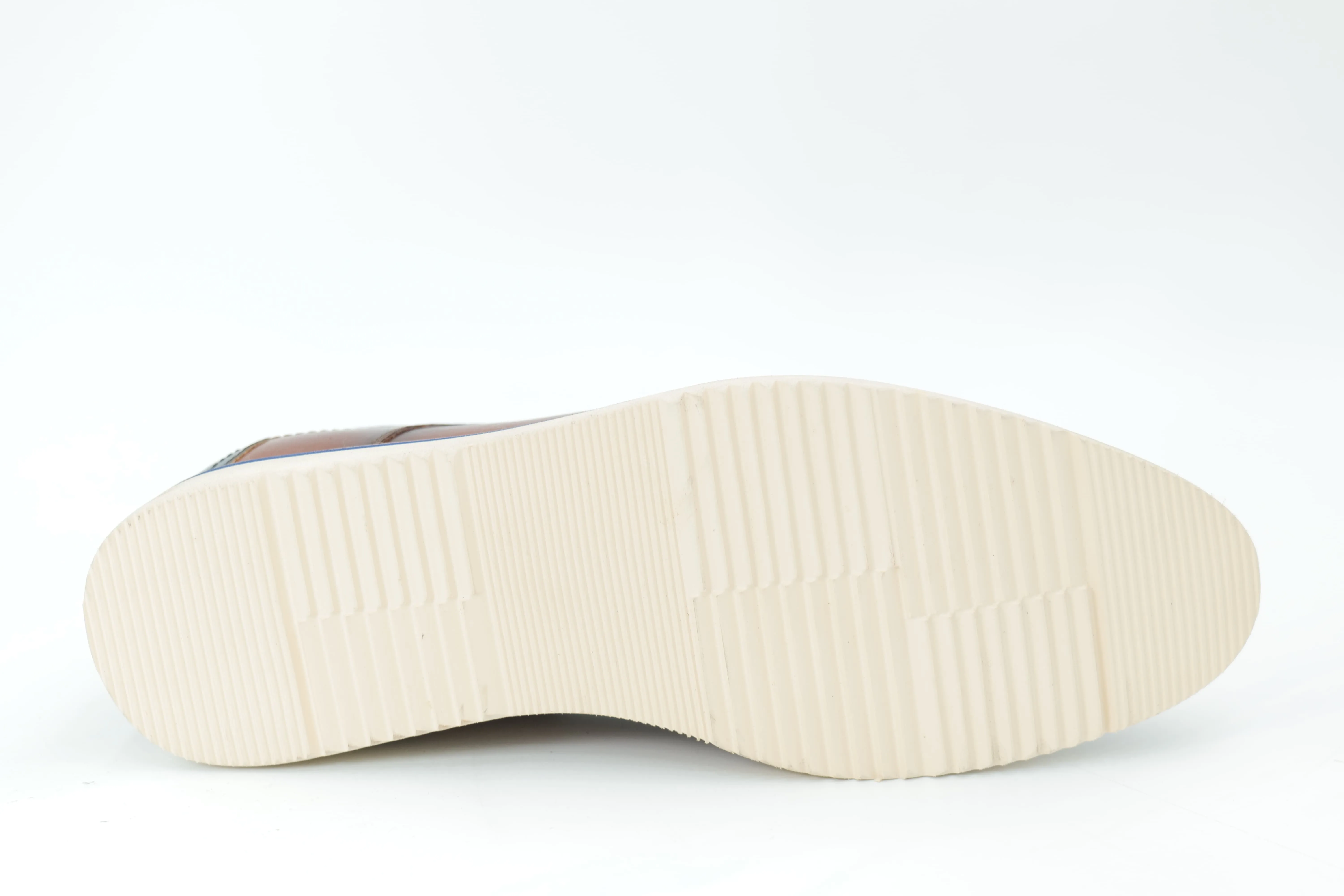 Casual shoes