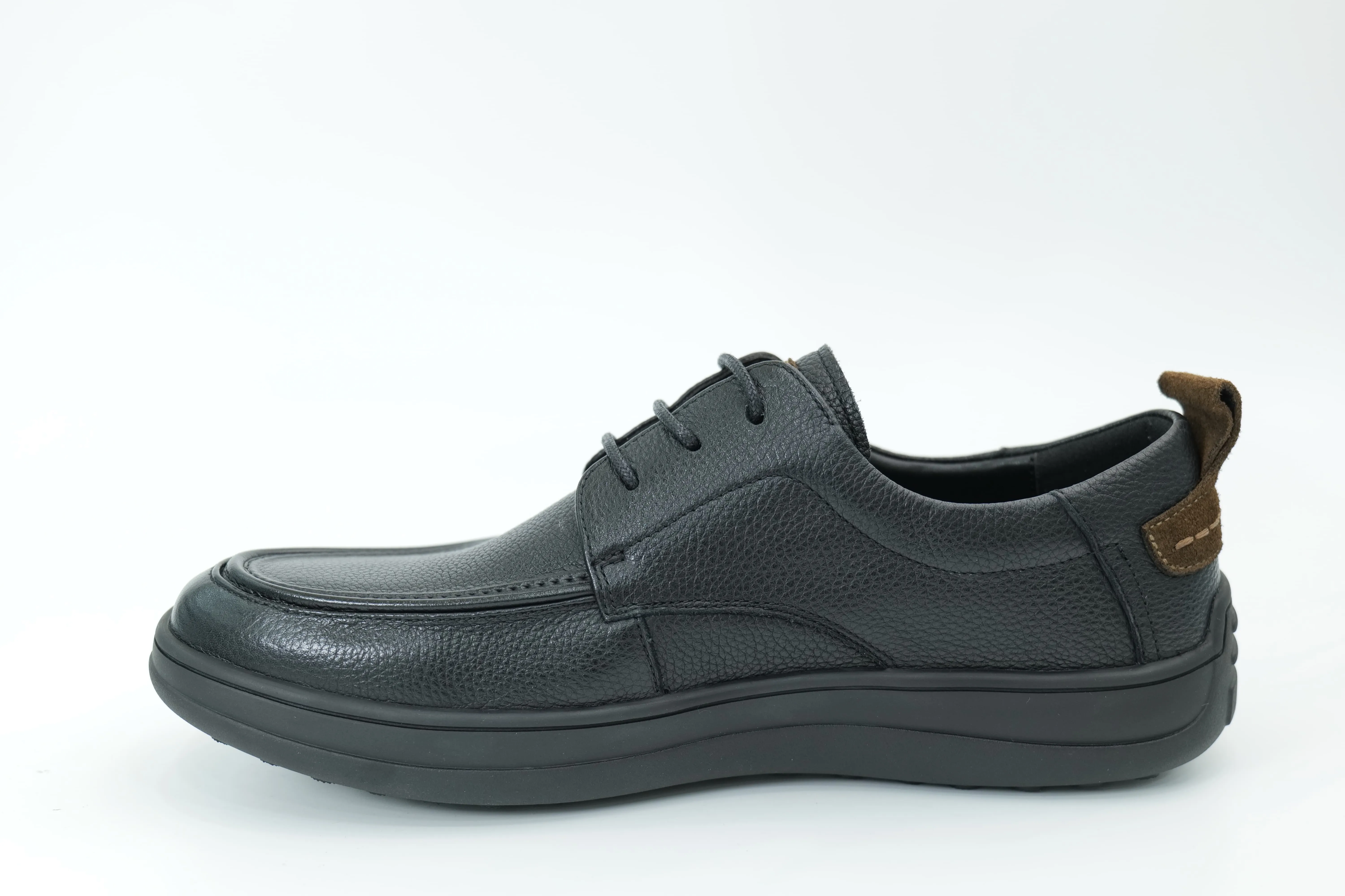 Casual shoes