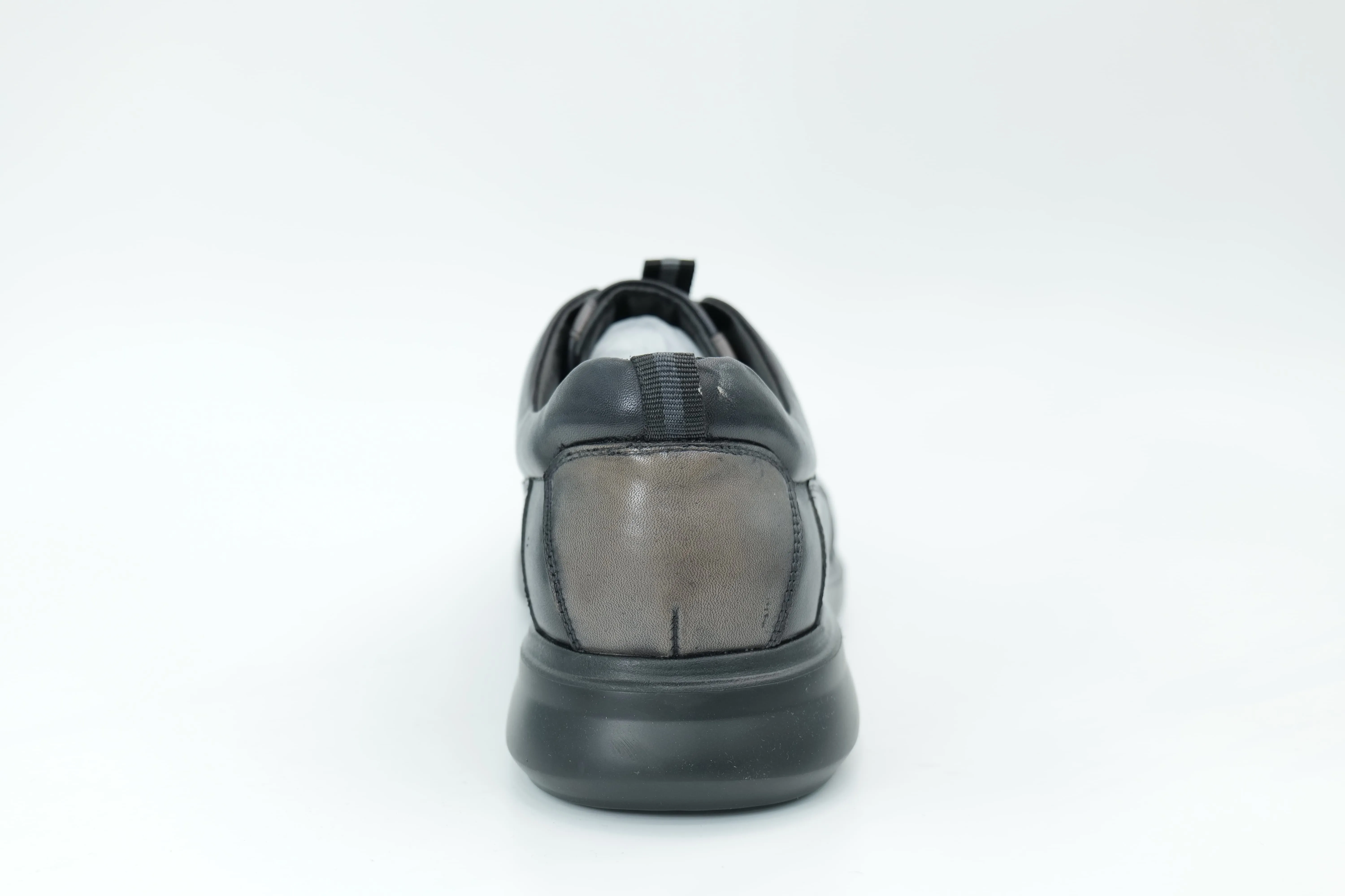 Casual shoes