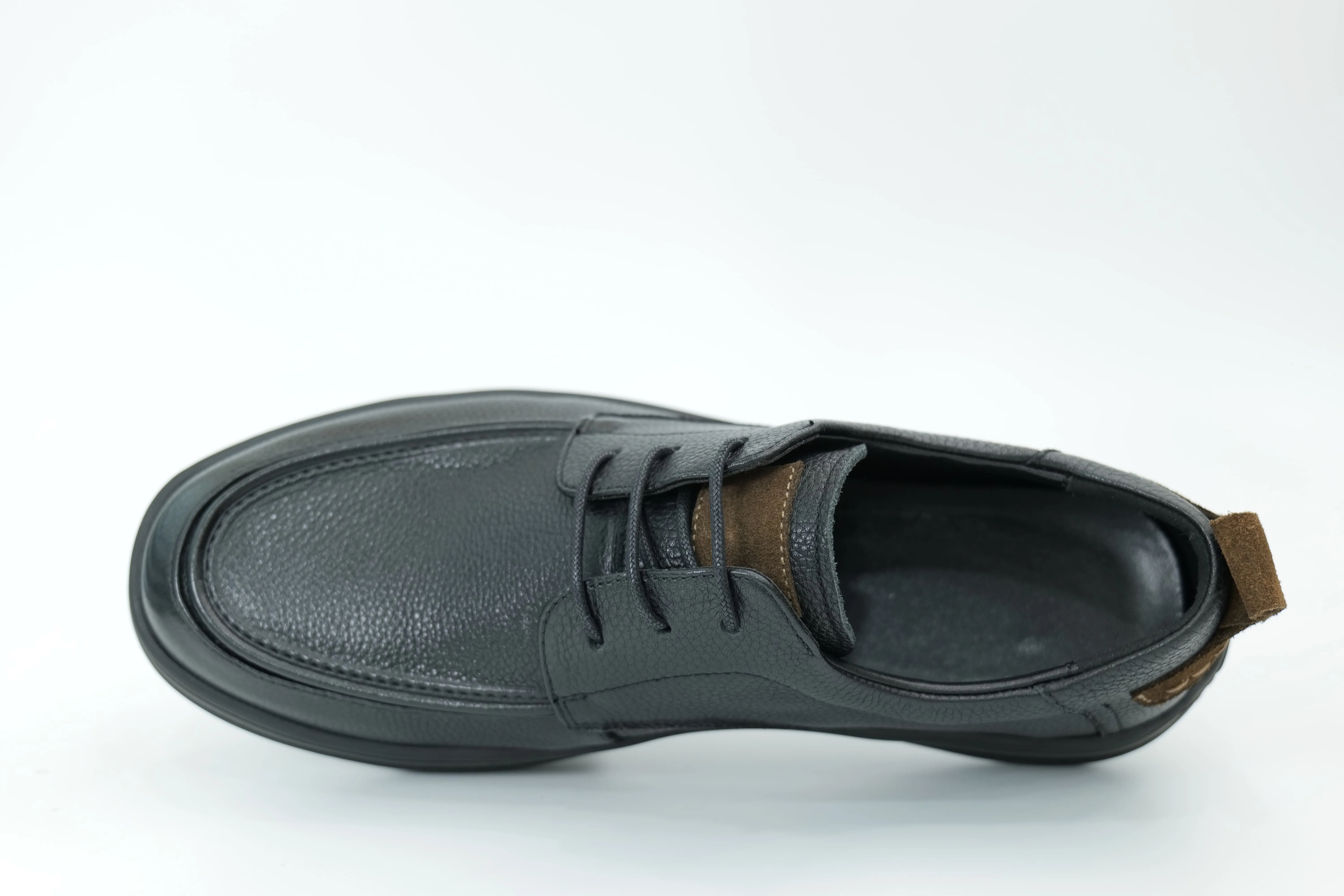 Casual shoes