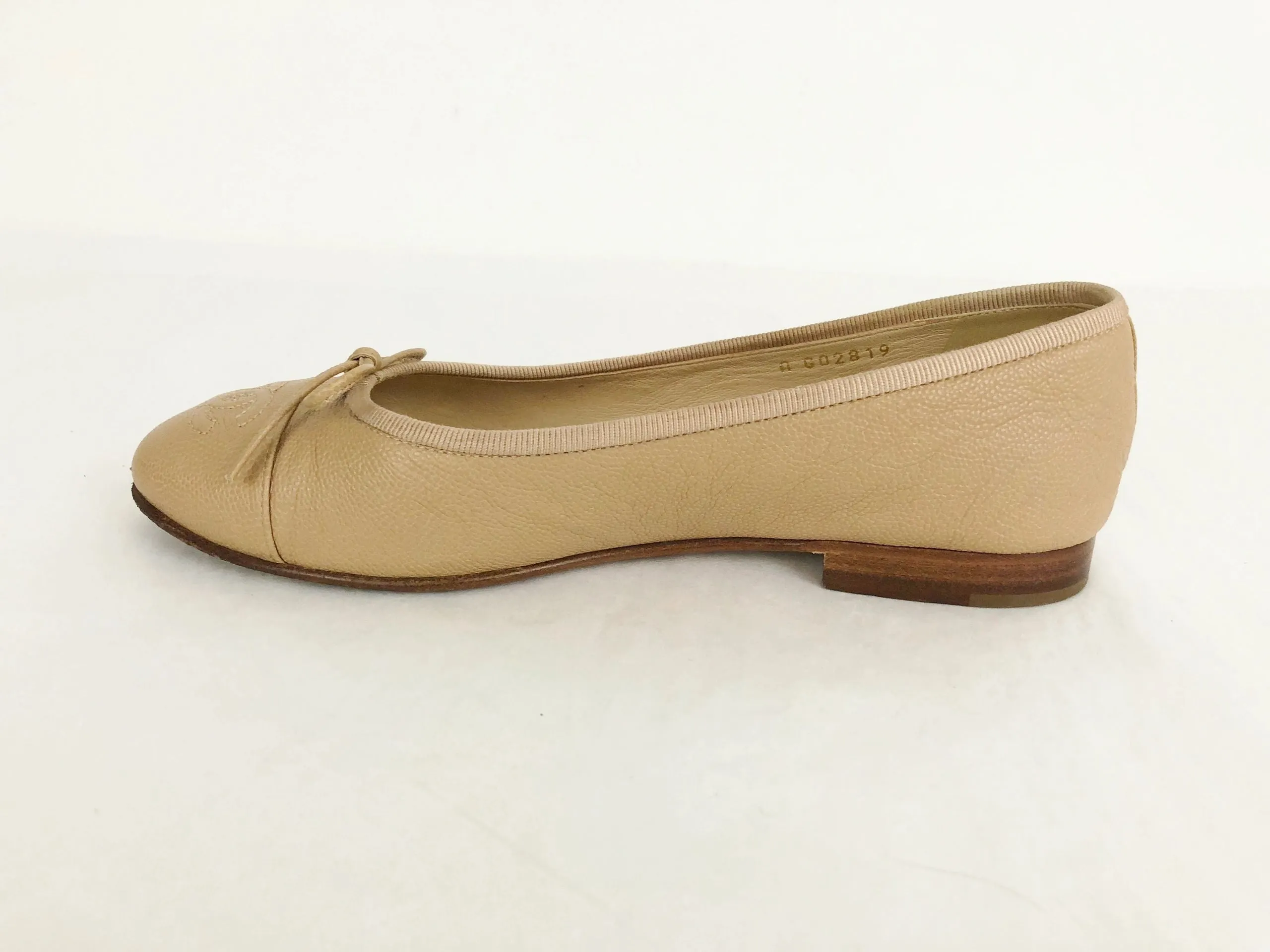Chanel Cap-Toe Ballet Flats Size 35.5 It (5.5 Us)
