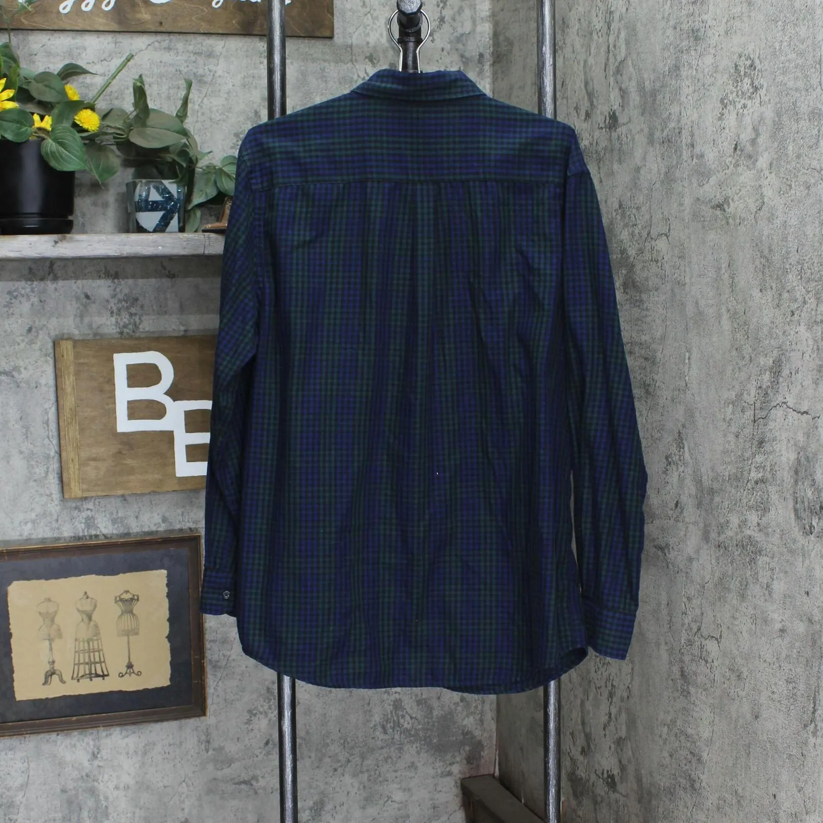 Chaps Long Sleeve Button Up Lightweight Easy Care Twill Button Up Shirt Green L