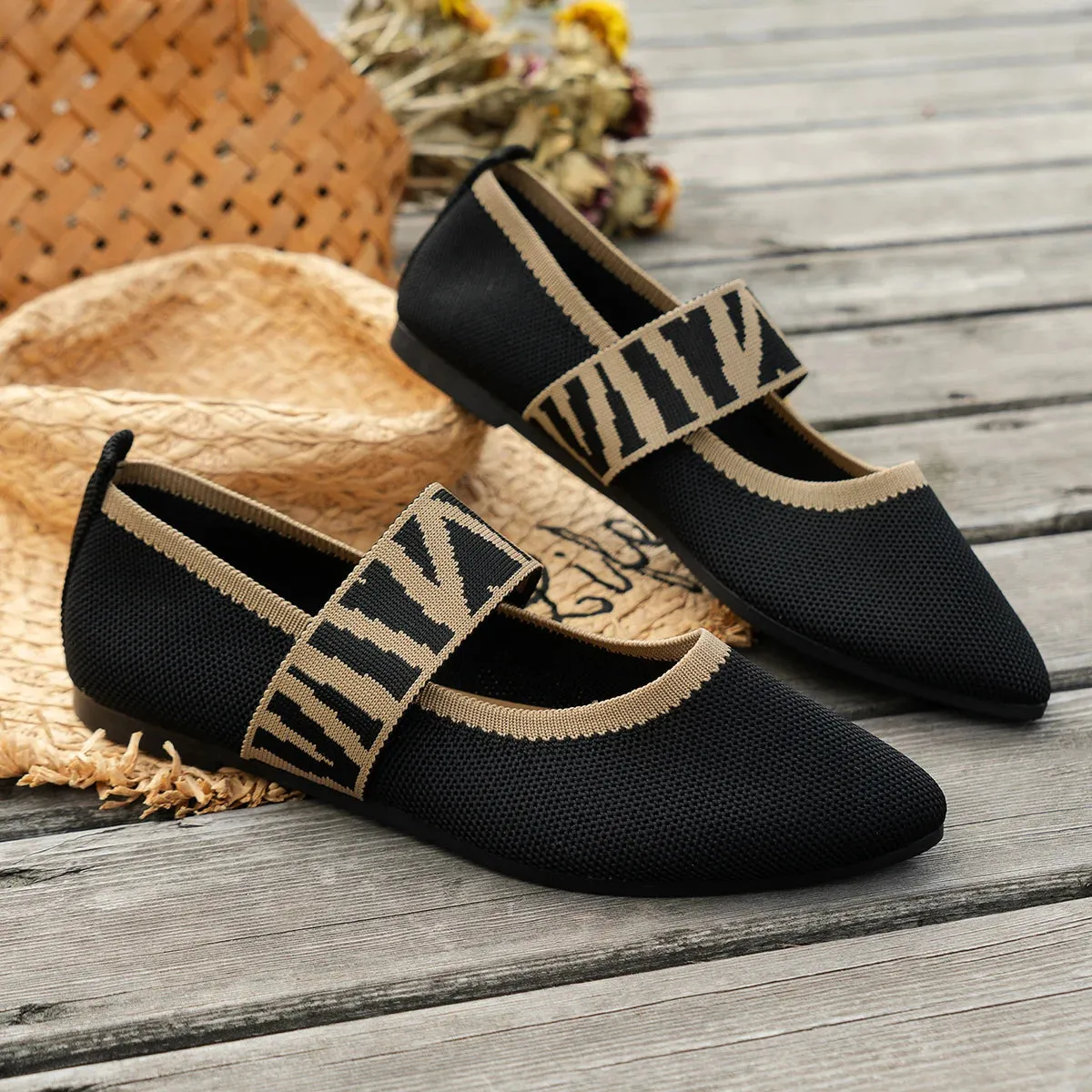 ELANIA CUSHION FLATS