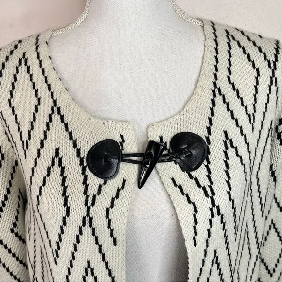 Escio Anthropologie White Black Diamond Business Casual Knit Statement Cardigan