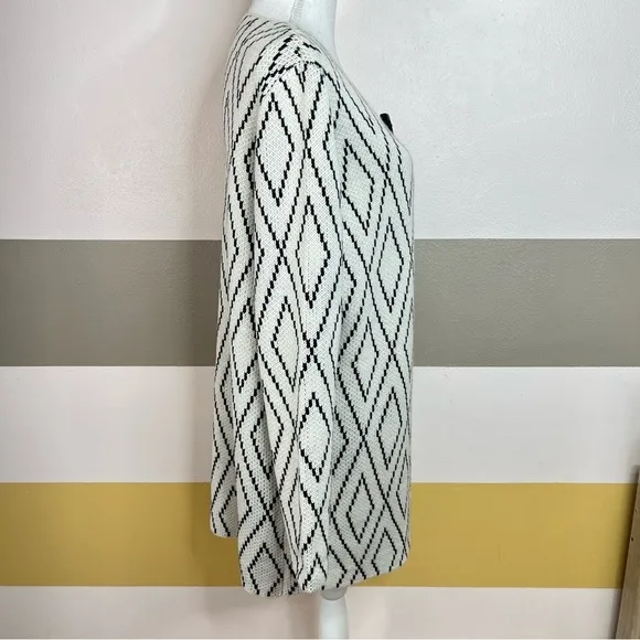 Escio Anthropologie White Black Diamond Business Casual Knit Statement Cardigan