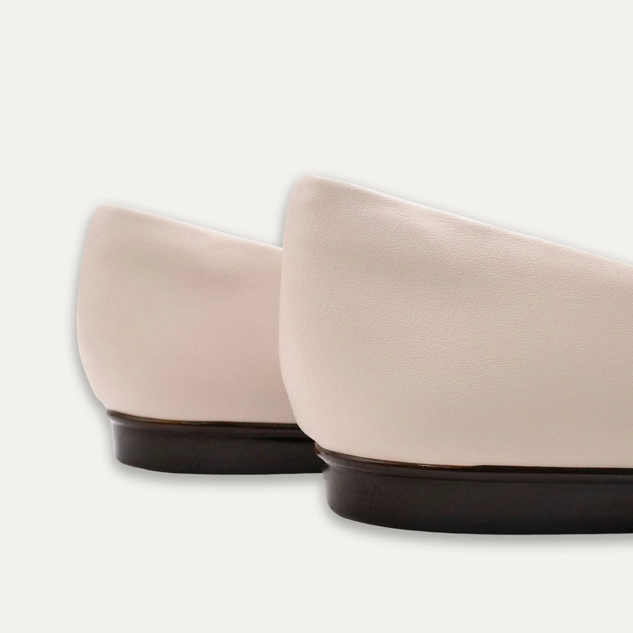Estela Off-White Pointed Toe Flats