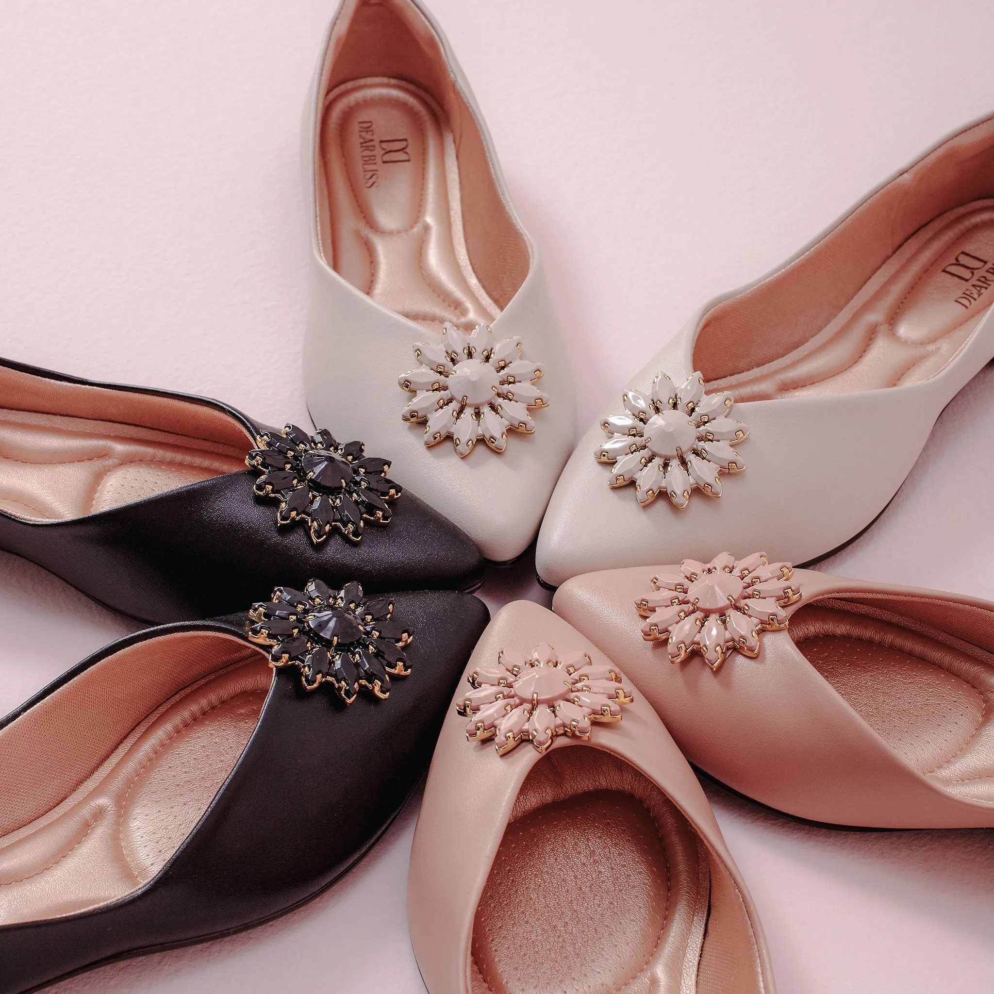 Estela Off-White Pointed Toe Flats