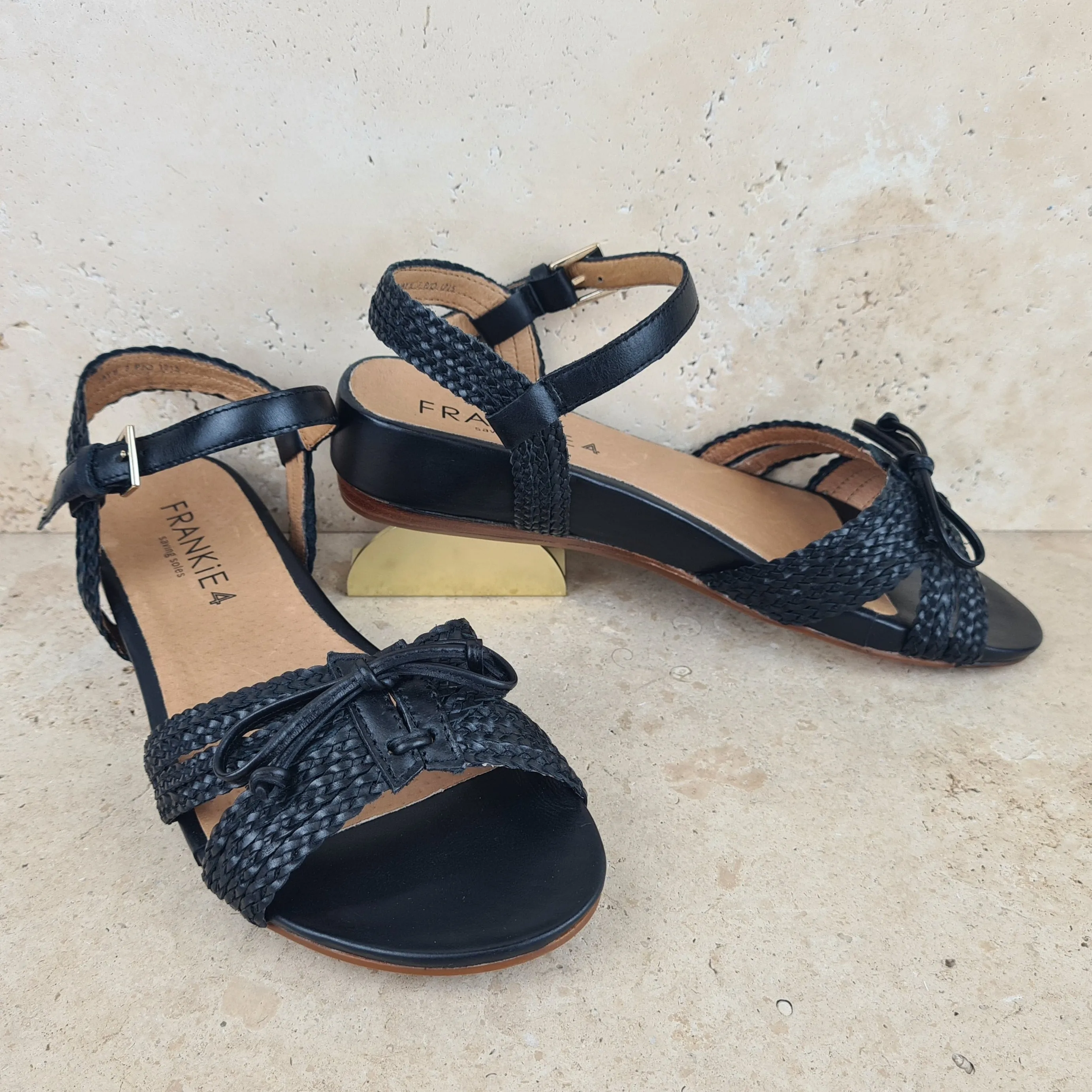 JAY II Black