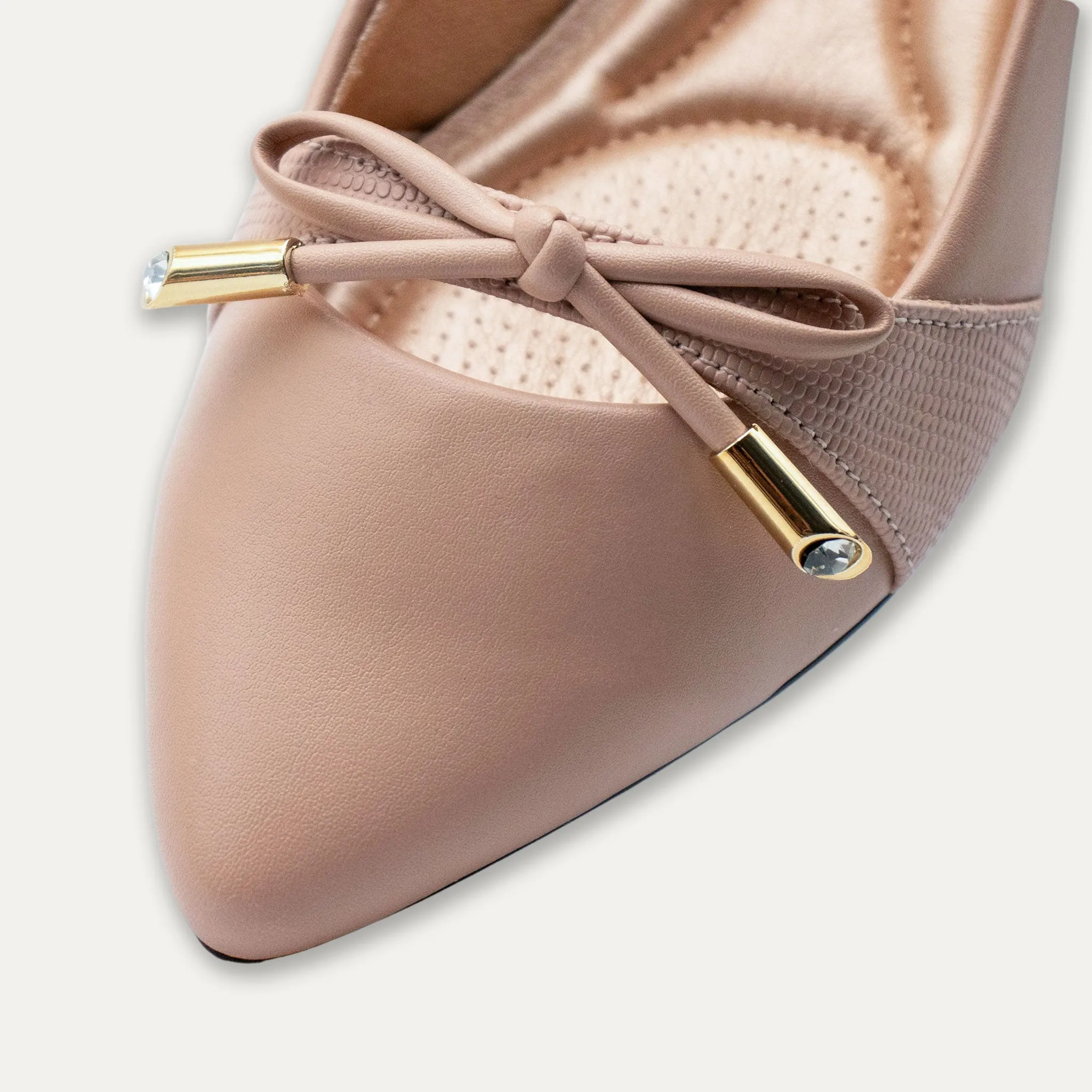 Josefina Pele Pointed Toe Flats