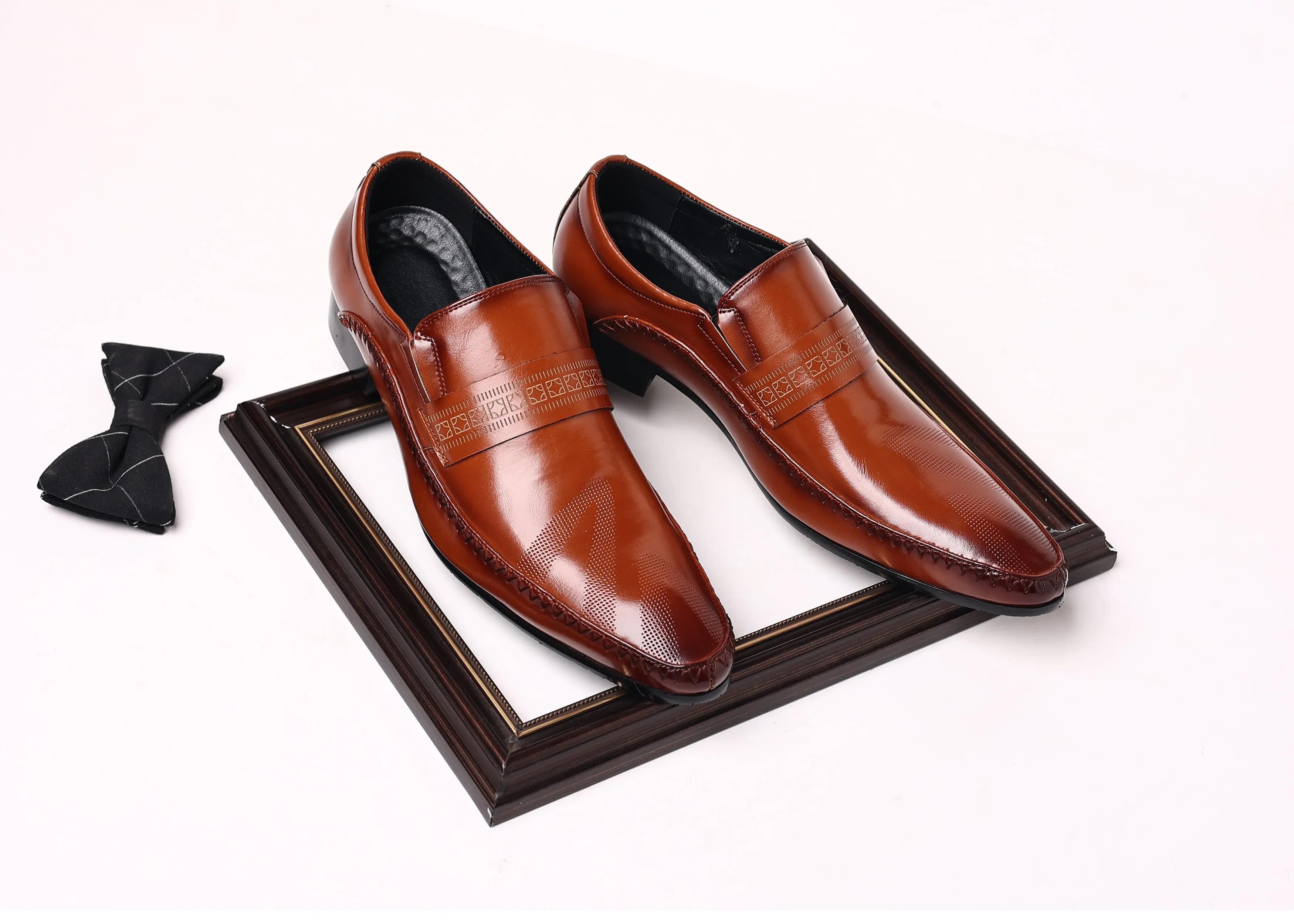 Men's Pointed Moc Toe Leather Shoes
