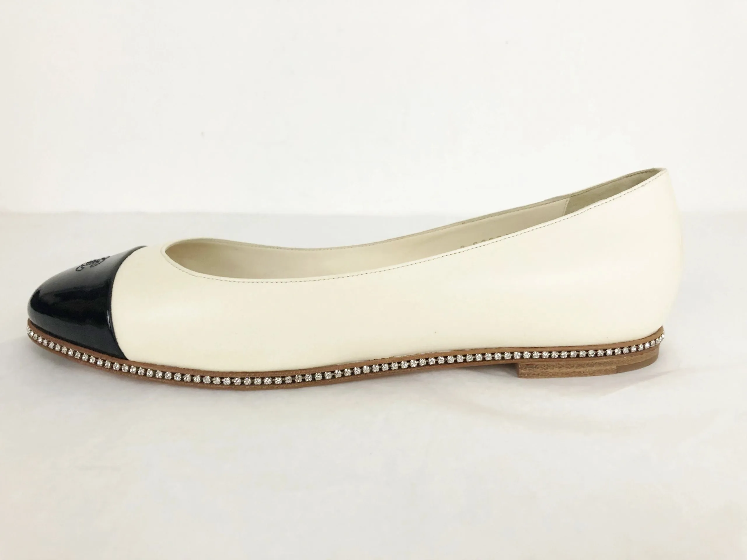 NEW Chanel Ballet Flats With Crystal Accent Size 41 It (11 Us)