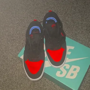 New Nike SB  Alleyoop sizes 11.5,12 and 13