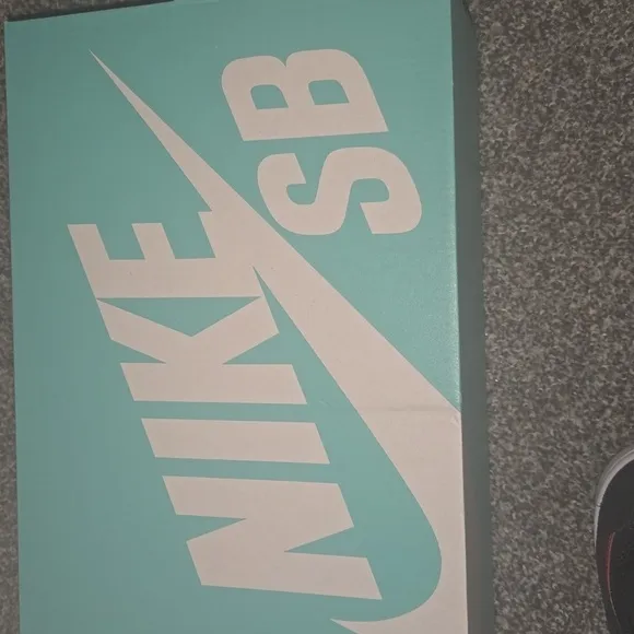 New Nike SB  Alleyoop sizes 11.5,12 and 13