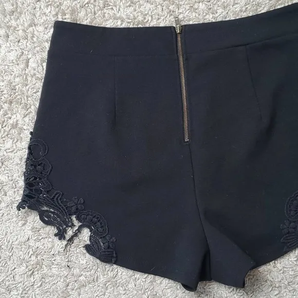 (P) Pies and needles Women short  lightweight casual black sz M