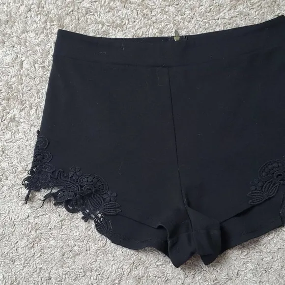 (P) Pies and needles Women short  lightweight casual black sz M