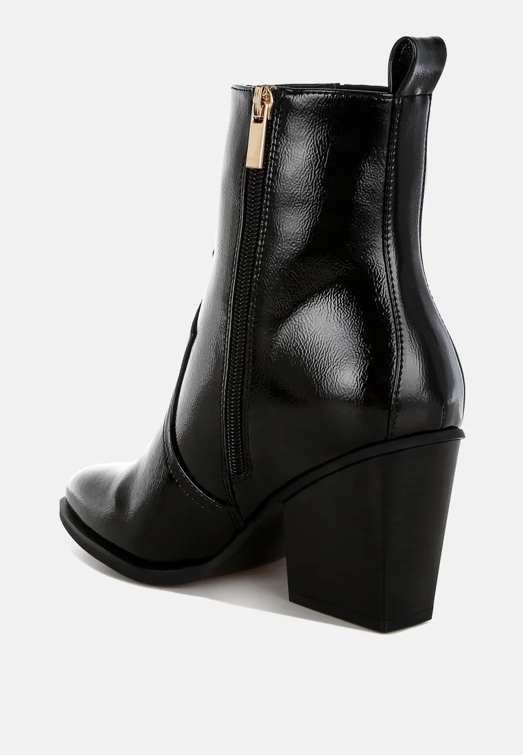 Pointed Toe Ankle Boots


 By RUW