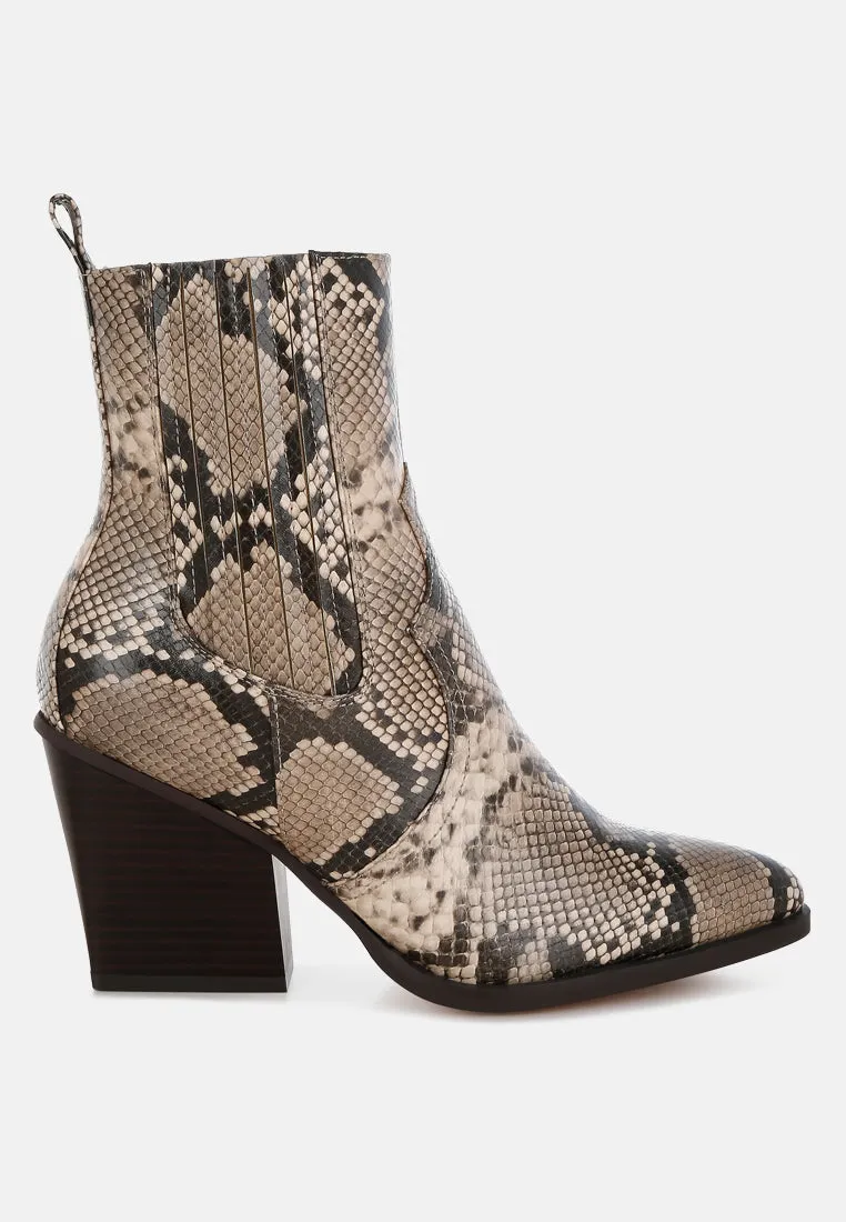 Pointed Toe Ankle Boots


 By RUW