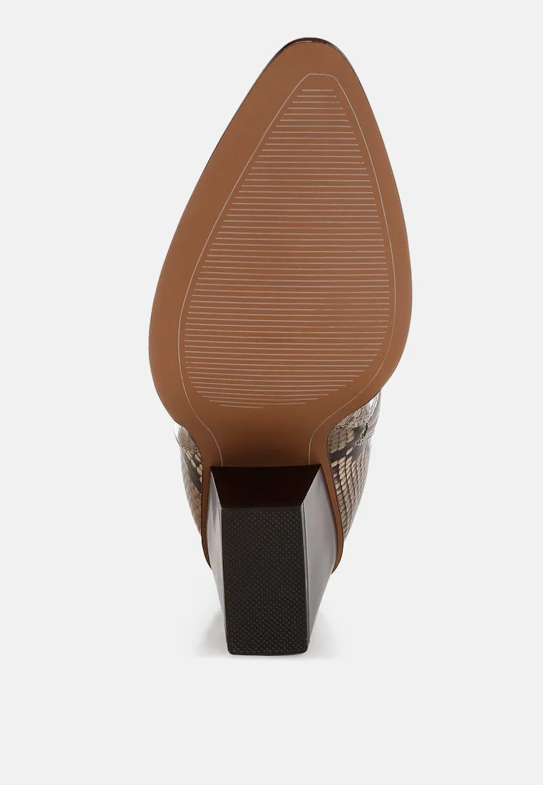Pointed Toe Ankle Boots


 By RUW