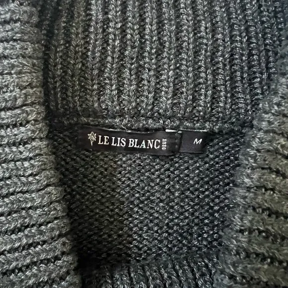 Rare Brazilian Le Lis Blanc Women’s La Femme Intuitive Sweater. Size M