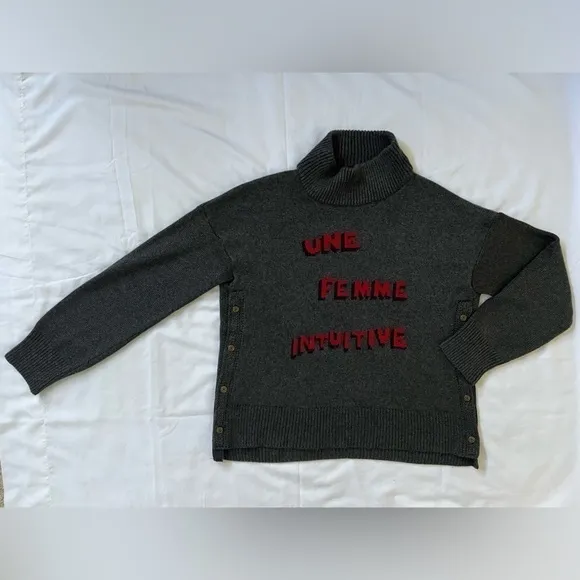 Rare Brazilian Le Lis Blanc Women’s La Femme Intuitive Sweater. Size M
