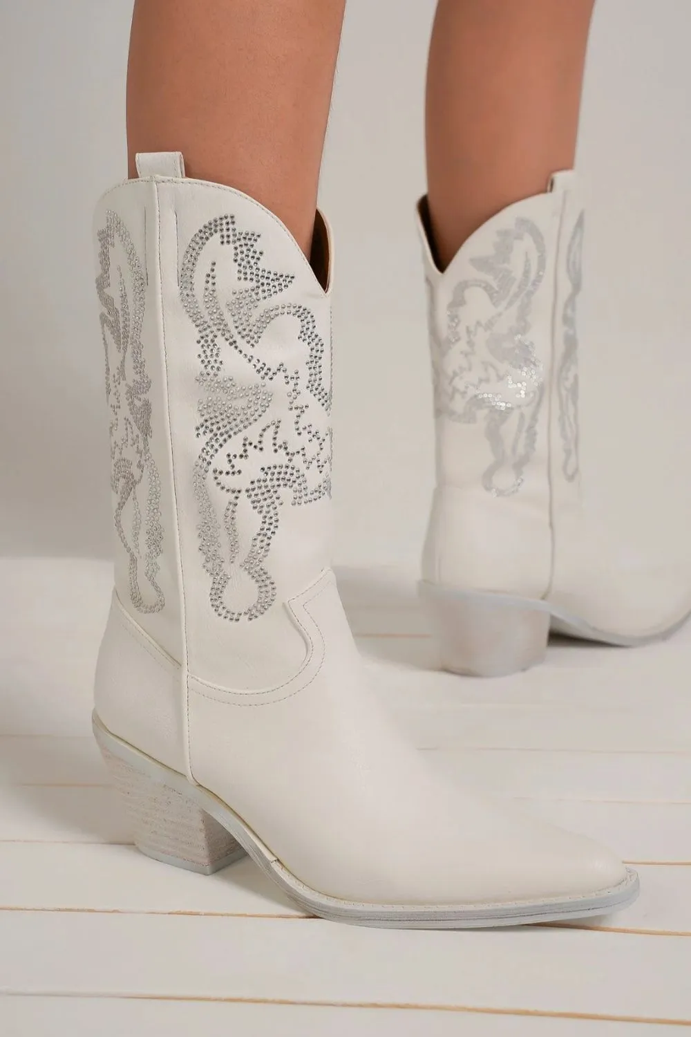 Rhinestone Detail Point Toe Western Boots