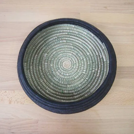 Shallow Fruit Bowl: Black